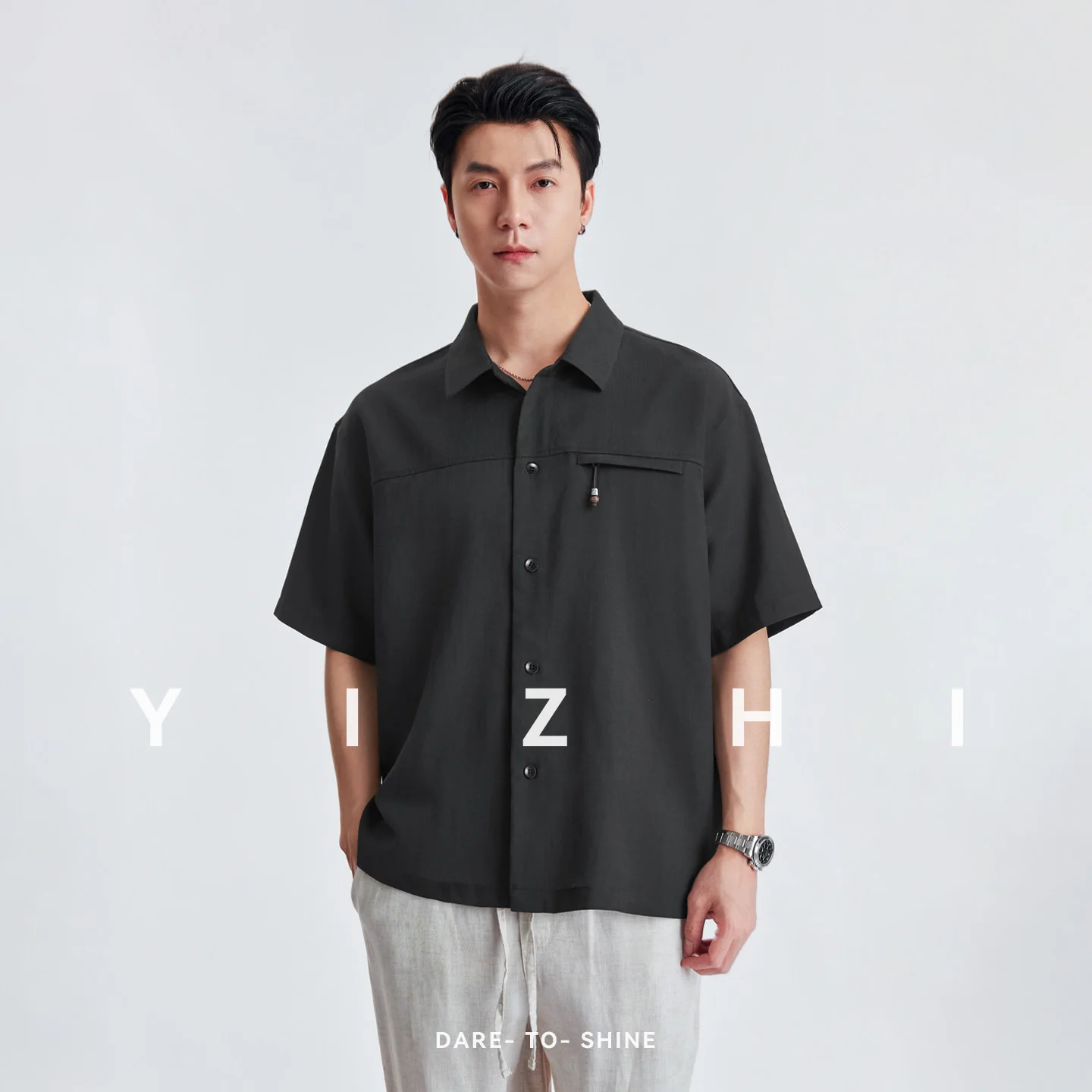 Men Zipper Pocket Short Sleeve Shirt Summer Solid Color Loose Collared Wrinkle Textured Breathable Versatile Casual Shirt
Men Zipper Pocket Short Sleeve Shirt Summer Solid Color Loose Collared Wrinkle Textured Breathable Versatile Casual Shirt