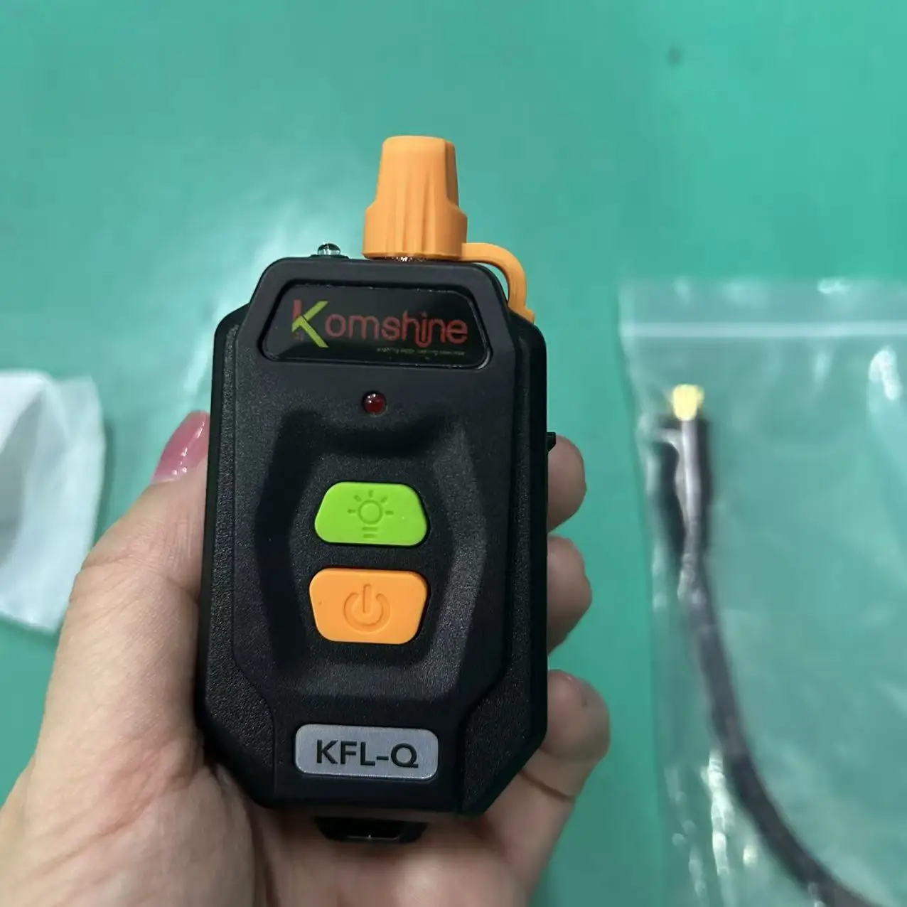 KOMSHINE KFL-Q 10mW Mini Visual Fault Locator Portable Optical Fiber Cable Break Detector FTTH Network Test Tool
KOMSHINE KFL-Q 10mW Mini Visual Fault Locator Portable Optical Fiber Cable Break Detector FTTH Network Test Tool