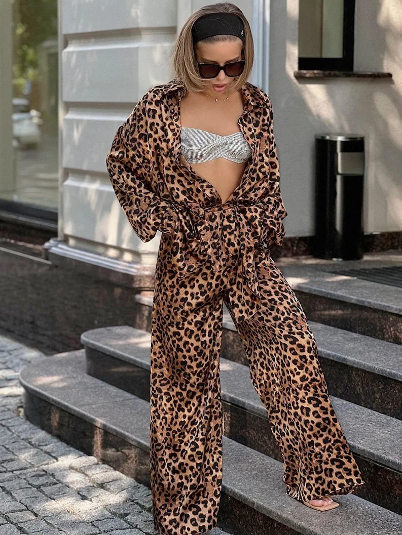 Sexy Leopard Street Loose Pants Suits Women Oversize Shirts And Wide Legs Pants 2pcs Outfit Ladies Casual Sets Spring 2024 Chic
Sexy Leopard Street Loose Pants Suits Women Oversize Shirts And Wide Legs Pants 2pcs Outfit Ladies Casual Sets Spring 2024 Chic