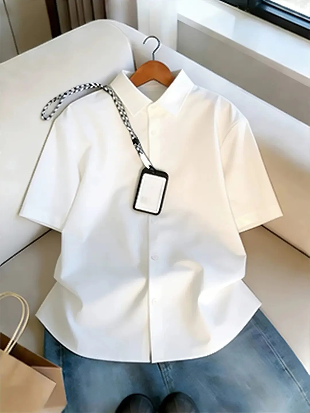 White Ice Silk Drapey Short Sleeve Shirt Men's Casual Loose Fit Summer Shirt Cleanfit Loose Leisure Shirt Youth Popular Style
White Ice Silk Drapey Short Sleeve Shirt Men's Casual Loose Fit Summer Shirt Cleanfit Loose Leisure Shirt Youth Popular Style