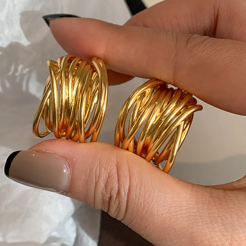 Vintage Multilayer Hollow Gold Plated Metal C Shape Dangle Earrings Women Stainless Steel Ear Stud Huggie Hoops Designer Jewelry
Vintage Multilayer Hollow Gold Plated Metal C Shape Dangle Earrings Women Stainless Steel Ear Stud Huggie Hoops Designer Jewelry