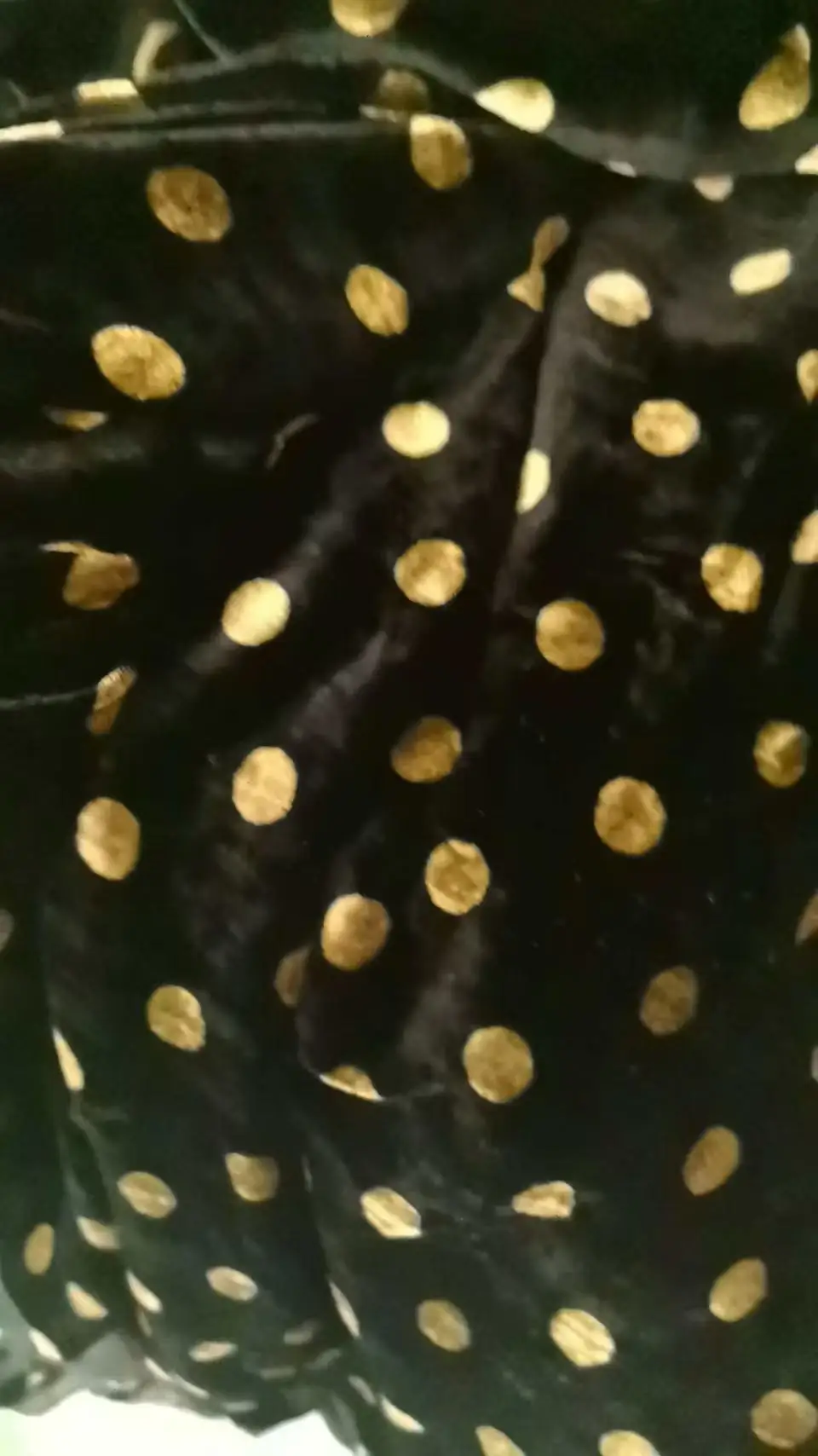 dots Mulberry Silk Velvet Fabric for dress garment base 100% silk, pile rayon width 114cm
dots Mulberry Silk Velvet Fabric for dress garment base 100% silk, pile rayon width 114cm