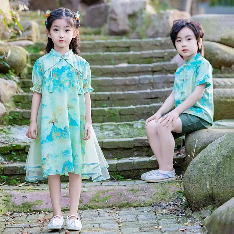 Children's Guzheng performance costume, elementary school recitation choir performance costume, male and female Chinese style, t
Children's Guzheng performance costume, elementary school recitation choir performance costume, male and female Chinese style, t