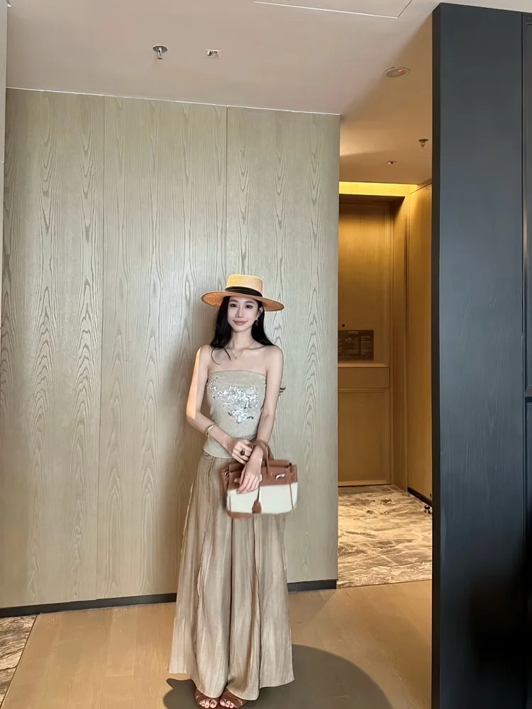 Summer Fashion Set Women's Knitted Heavy Bead Strapless Top Wide Leg Pants Two-Piece Suit French Style Polyester Fiber Long P...
Summer Fashion Set Women's Knitted Heavy Bead Strapless Top Wide Leg Pants Two-Piece Suit French Style Polyester Fiber Long P...