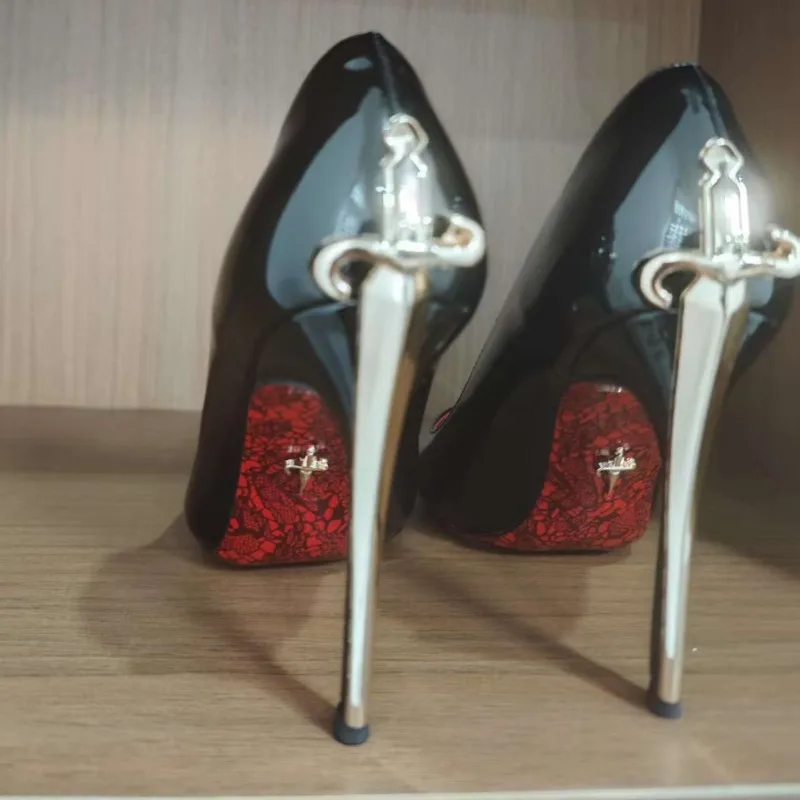 Luxury Shoes for Women 2026Fashion Scepter Golden Sword High Heels Women Designer Queen Pointed Head Stiletto High Heels Zapatos
Luxury Shoes for Women 2026Fashion Scepter Golden Sword High Heels Women Designer Queen Pointed Head Stiletto High Heels Zapatos