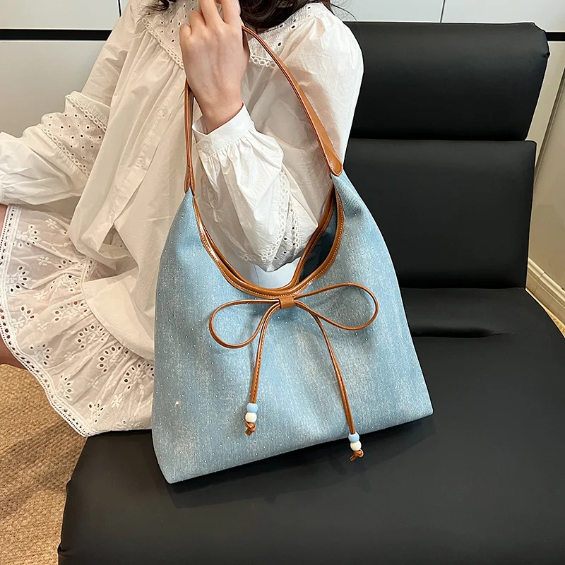 Korean Denim Underarm Bag for Women 2025 New Trendy Fashion College Style Tote Bag Versatile Large Capacity Bag
Korean Denim Underarm Bag for Women 2025 New Trendy Fashion College Style Tote Bag Versatile Large Capacity Bag