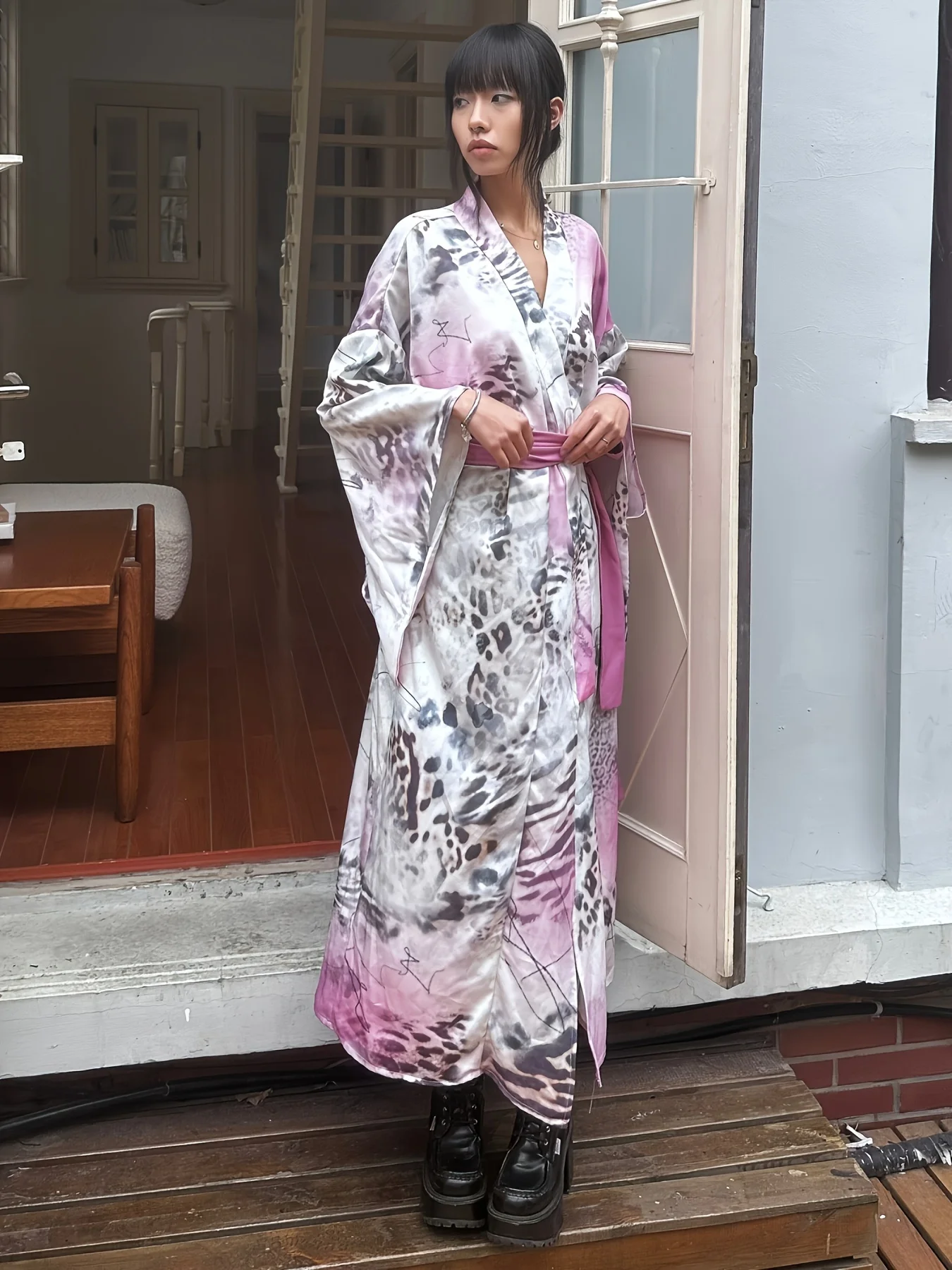 Europe and the United States fashion street fashion cool casual pink leopard print kimono cardigan loose thin coat shawl long sl
Europe and the United States fashion street fashion cool casual pink leopard print kimono cardigan loose thin coat shawl long sl