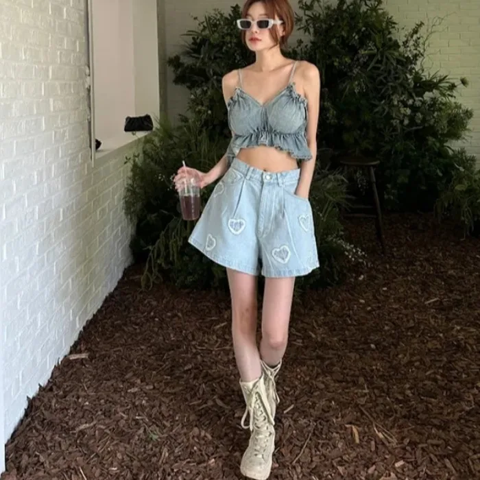 High Waist Heart Craft Pleated a Line Denim Shorts Casual Style Wide Leg Pants Summer Blue Cotton Non-Stretch Shorts
High Waist Heart Craft Pleated a Line Denim Shorts Casual Style Wide Leg Pants Summer Blue Cotton Non-Stretch Shorts