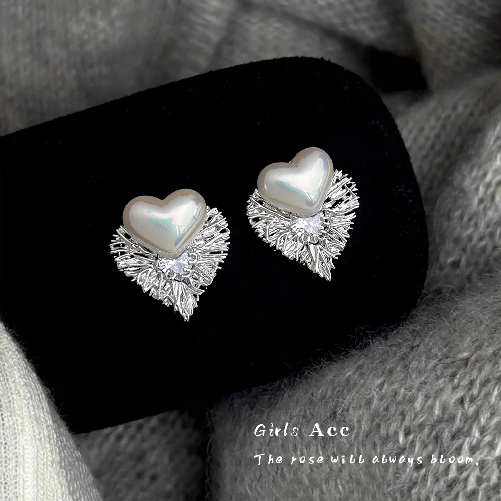 Heart-Shaped Zircon Earrings Dual Wear French Iridescent Love Pearl Ear Studs Luxury Elegant Jewelry for Women Hot Item
Heart-Shaped Zircon Earrings Dual Wear French Iridescent Love Pearl Ear Studs Luxury Elegant Jewelry for Women Hot Item