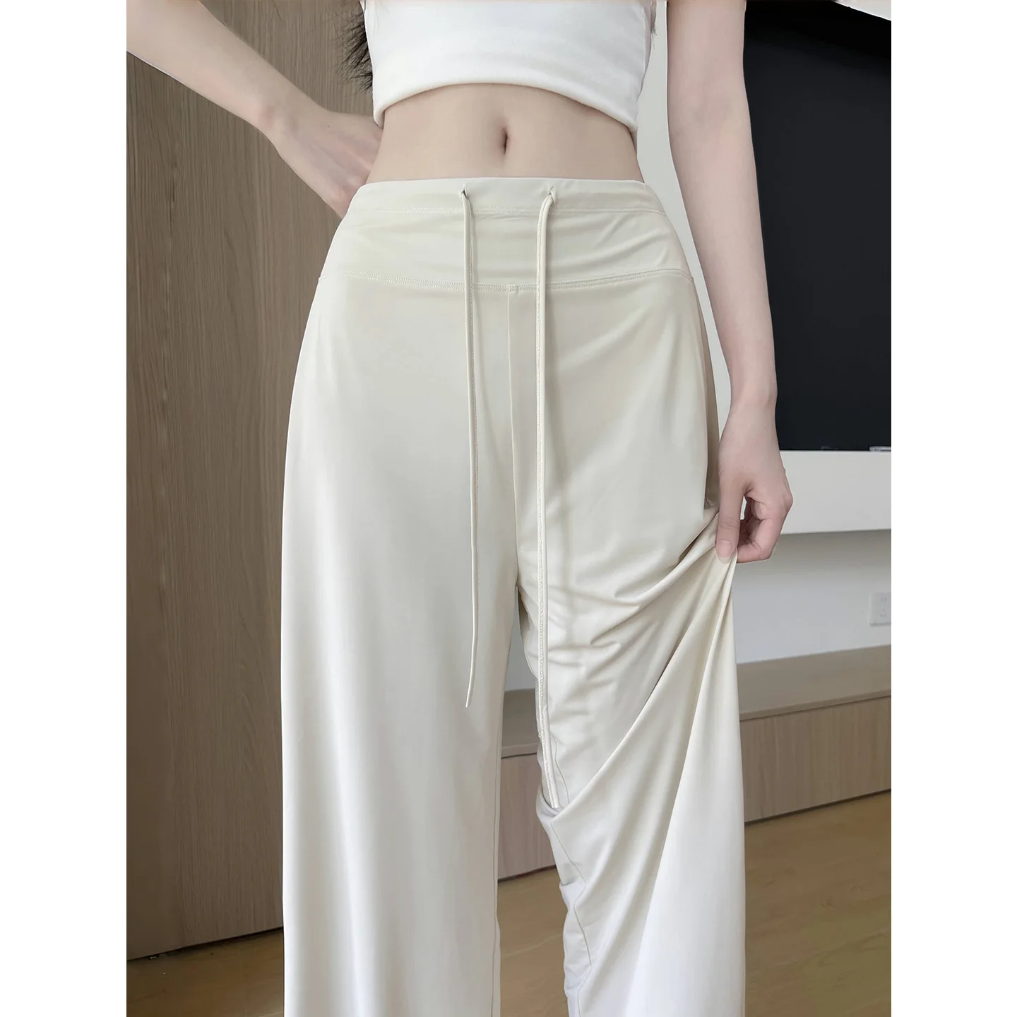 Ice Silk Sunscreen Wide-Leg For Women, Summer Thin High Slimming Loose Petite Cool Quick-Dry Sports Pants
Ice Silk Sunscreen Wide-Leg For Women, Summer Thin High Slimming Loose Petite Cool Quick-Dry Sports Pants