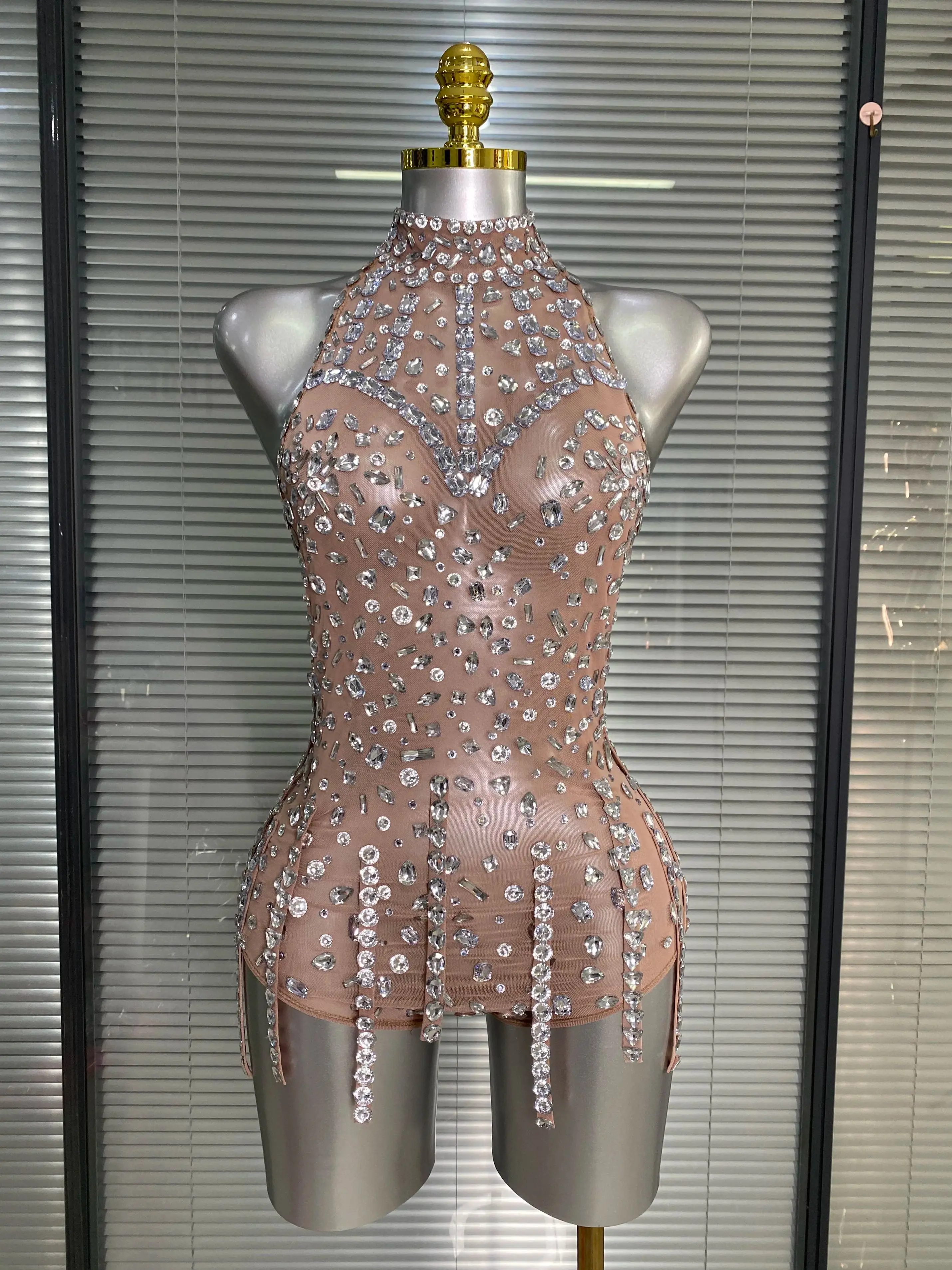 Sparkly Crystal Rhinestone Fringe Bodysuit Women Sexy Backless See Through One piece Stage Performance Costume
Sparkly Crystal Rhinestone Fringe Bodysuit Women Sexy Backless See Through One piece Stage Performance Costume