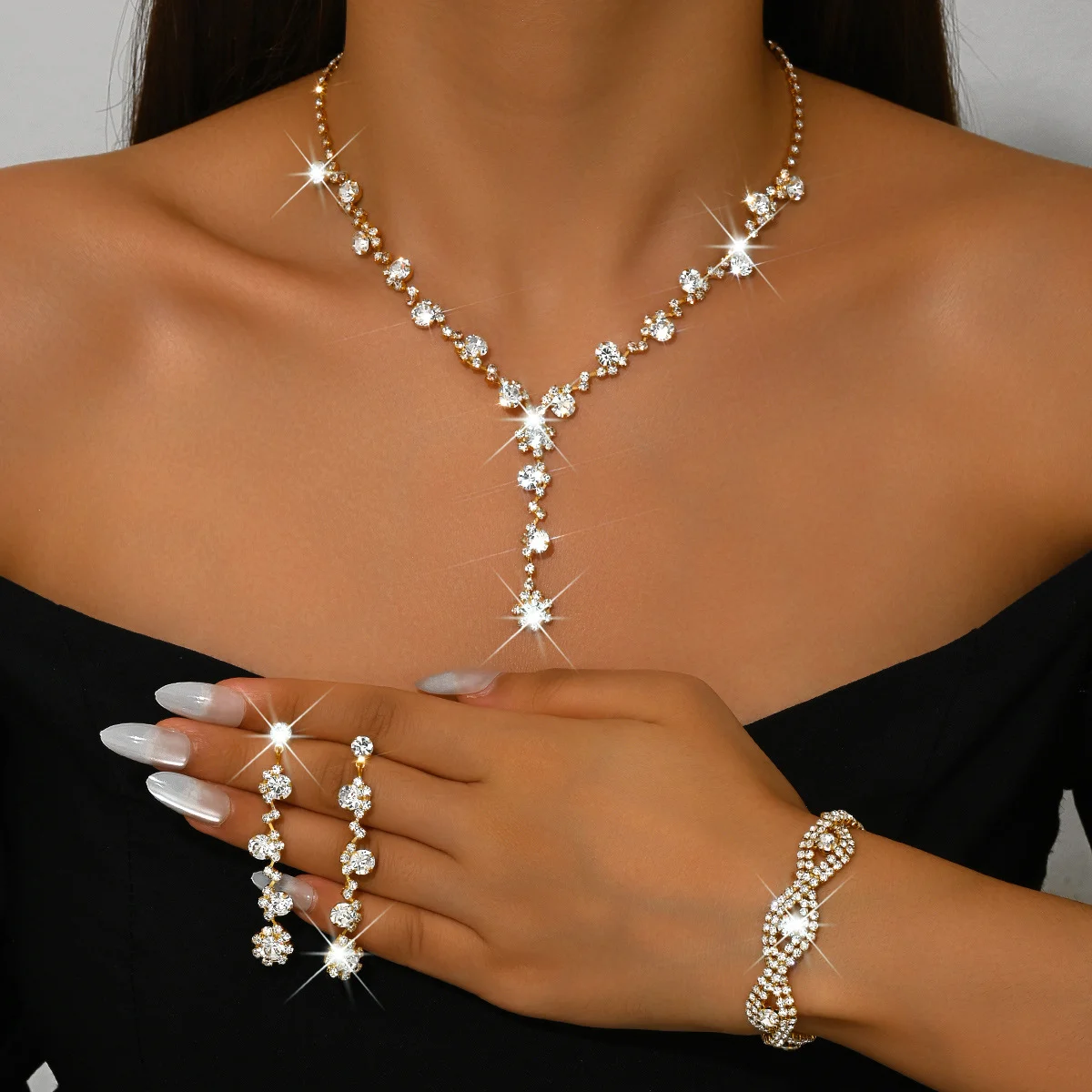 Zircon geometric twisted bracelet necklace earrings set - fashionable crystal zircon stones. Gift for the wife's anniversary
Zircon geometric twisted bracelet necklace earrings set - fashionable crystal zircon stones. Gift for the wife's anniversary