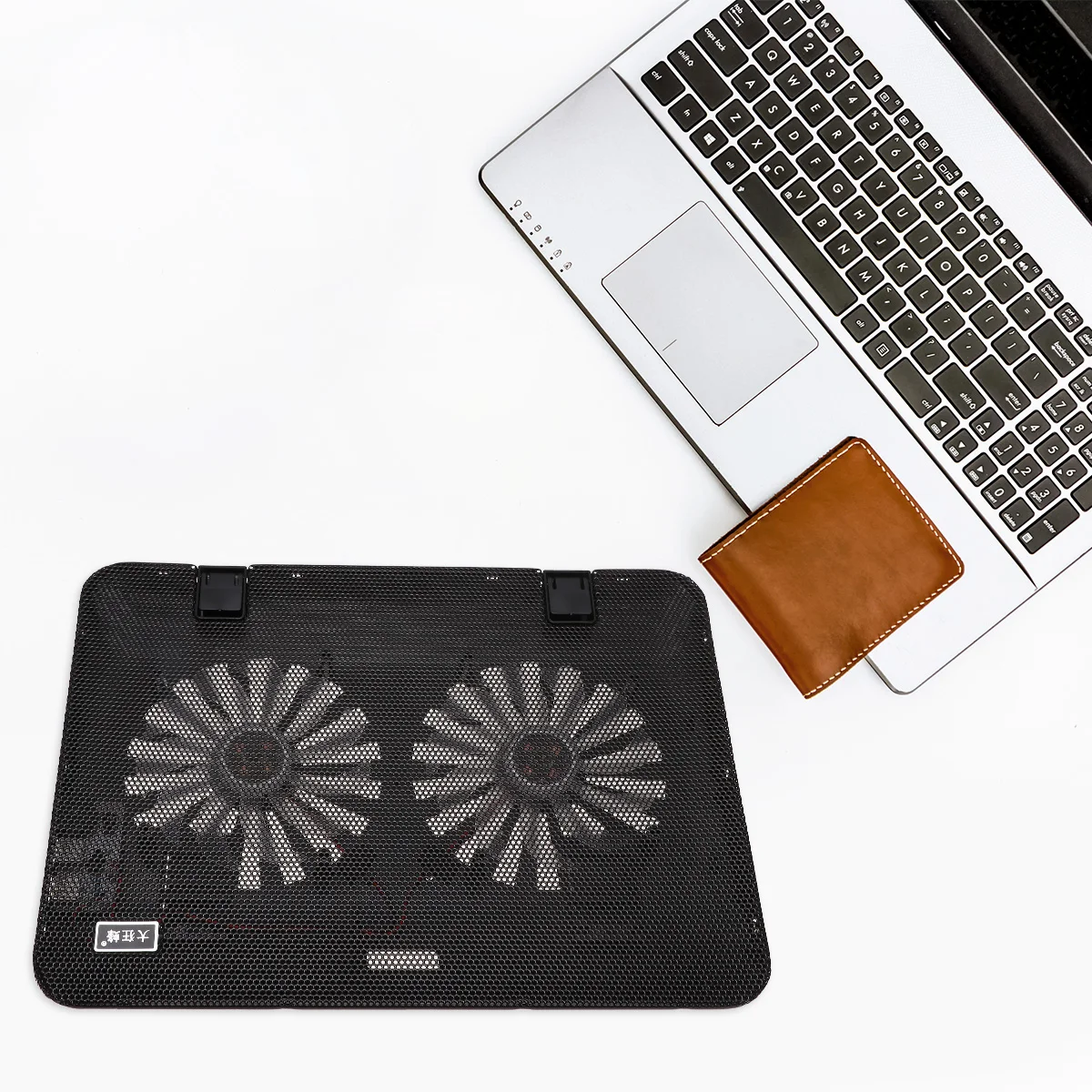 Laptop St Notebook Cooling Support Heat Dissipation Laptop Holder Metal Mesh ABS Adjustable Angle Compact Design
Laptop St Notebook Cooling Support Heat Dissipation Laptop Holder Metal Mesh ABS Adjustable Angle Compact Design
