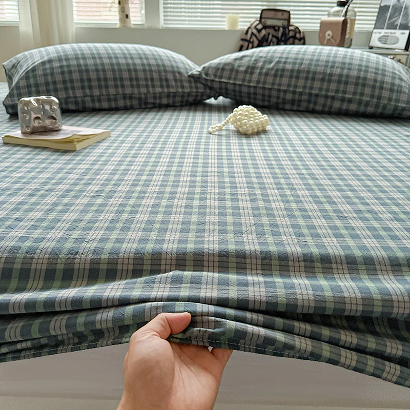 100%Cotton Fitted Bed Sheet with Elastic Checkered Stripe Printed Bed Sheet Single/Queen/King Size Skin-friendly Fitted Sheet
100%Cotton Fitted Bed Sheet with Elastic Checkered Stripe Printed Bed Sheet Single/Queen/King Size Skin-friendly Fitted Sheet