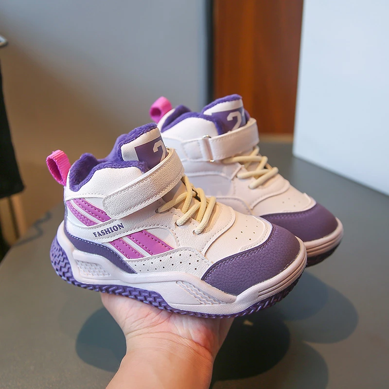 Kids leather high top sports shoes autumn boys' anti slip handsome running shoes girls' contrasting color fashionable casualshoe
Kids leather high top sports shoes autumn boys' anti slip handsome running shoes girls' contrasting color fashionable casualshoe