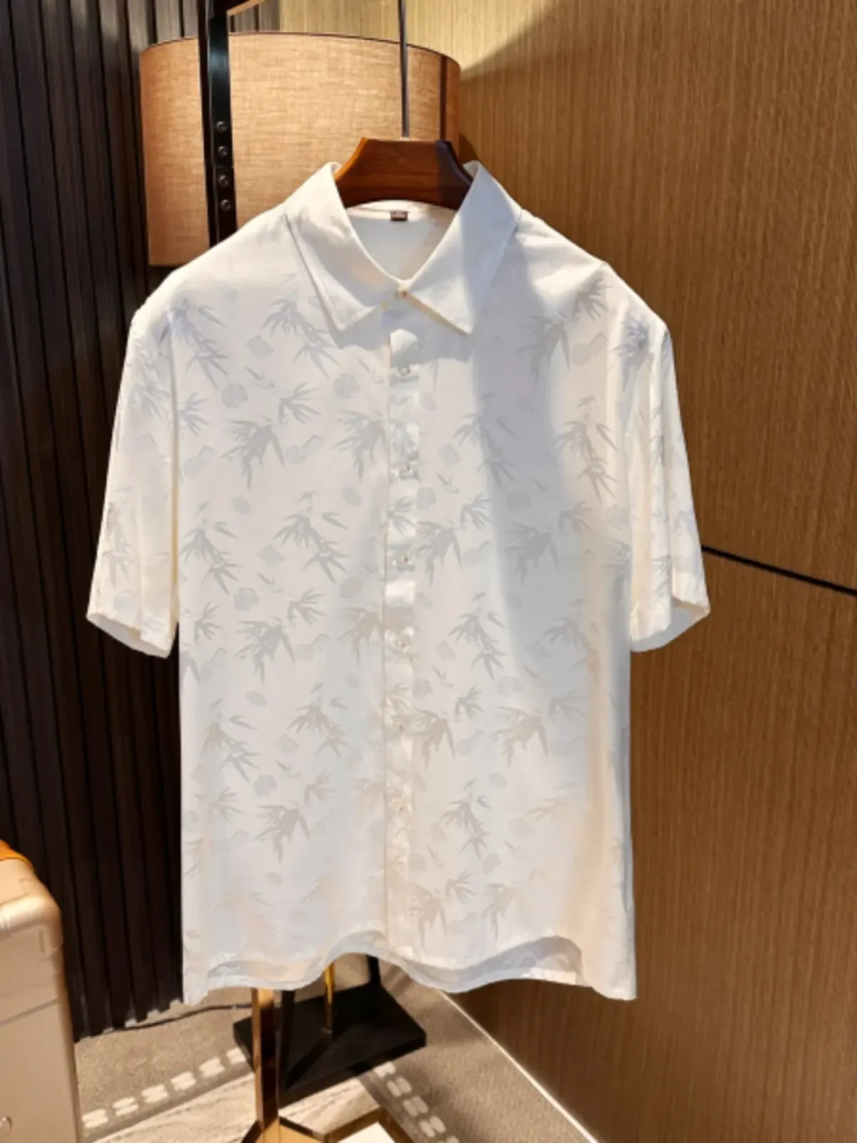High-end mulberry silk! Summer new comfortable gentleman's silk loose short-sleeved shirt
High-end mulberry silk! Summer new comfortable gentleman's silk loose short-sleeved shirt