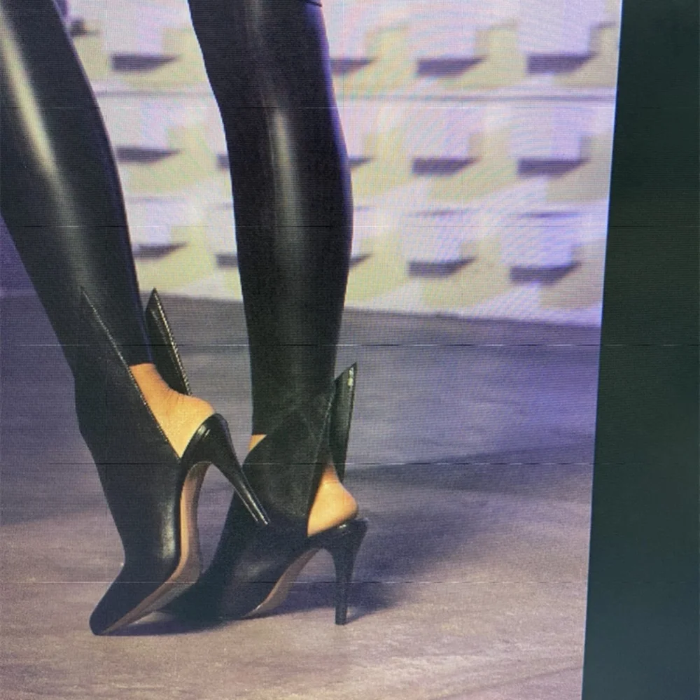 Winter Fashion Boots Pointed Toe Wing Stiletto Heel Slip on Boots Women Black PU 2025 Novel Ankle Boots Large Size 45
Winter Fashion Boots Pointed Toe Wing Stiletto Heel Slip on Boots Women Black PU 2025 Novel Ankle Boots Large Size 45