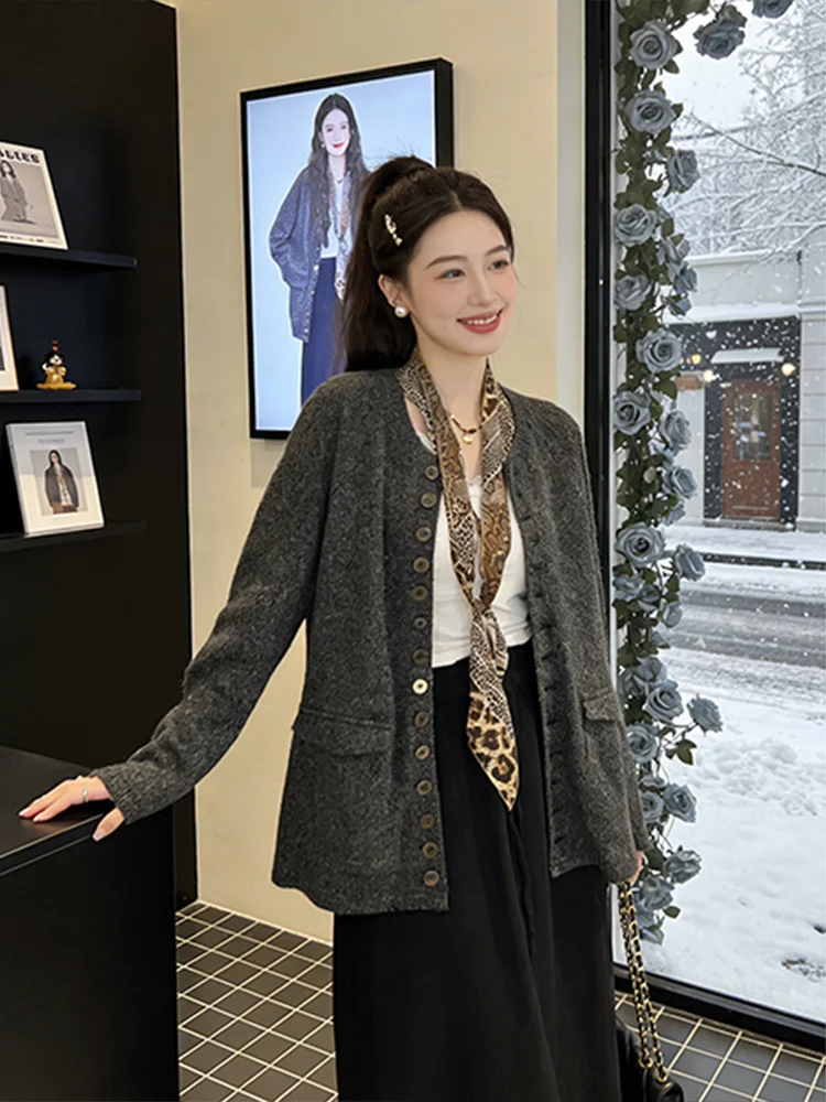 Весна 2026: Новая женская верхняя одежда из мягкого трикотажа, повседневное свободное пальто с длинными рукавами, дышащее, с круглым вырезом, в стиле Perfume Sle
Весна 2026: Новая женская верхняя одежда из мягкого трикотажа, повседневное свободное пальто с длинными рукавами, дышащее, с круглым вырезом, в стиле Perfume Sle