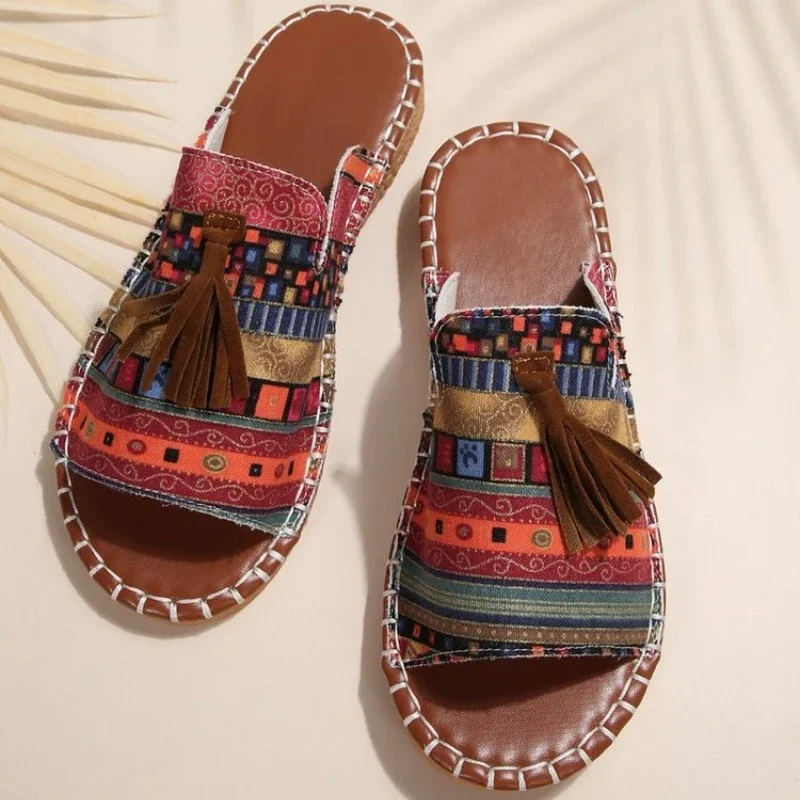 New Round Toe Comfortable and Lightweight Flats for Women Summer Stylish Large Size Outdoor Terrace Casual Slippers
New Round Toe Comfortable and Lightweight Flats for Women Summer Stylish Large Size Outdoor Terrace Casual Slippers