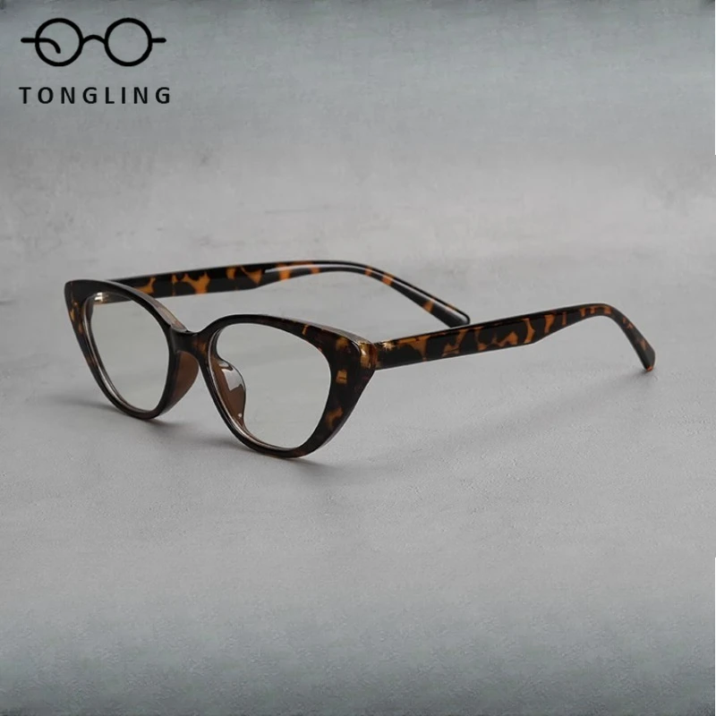 TR90 plastic titanium fashionable flat cat-eye frame wild little cat lady retro spectacle frame paired with prescription lenses
TR90 plastic titanium fashionable flat cat-eye frame wild little cat lady retro spectacle frame paired with prescription lenses