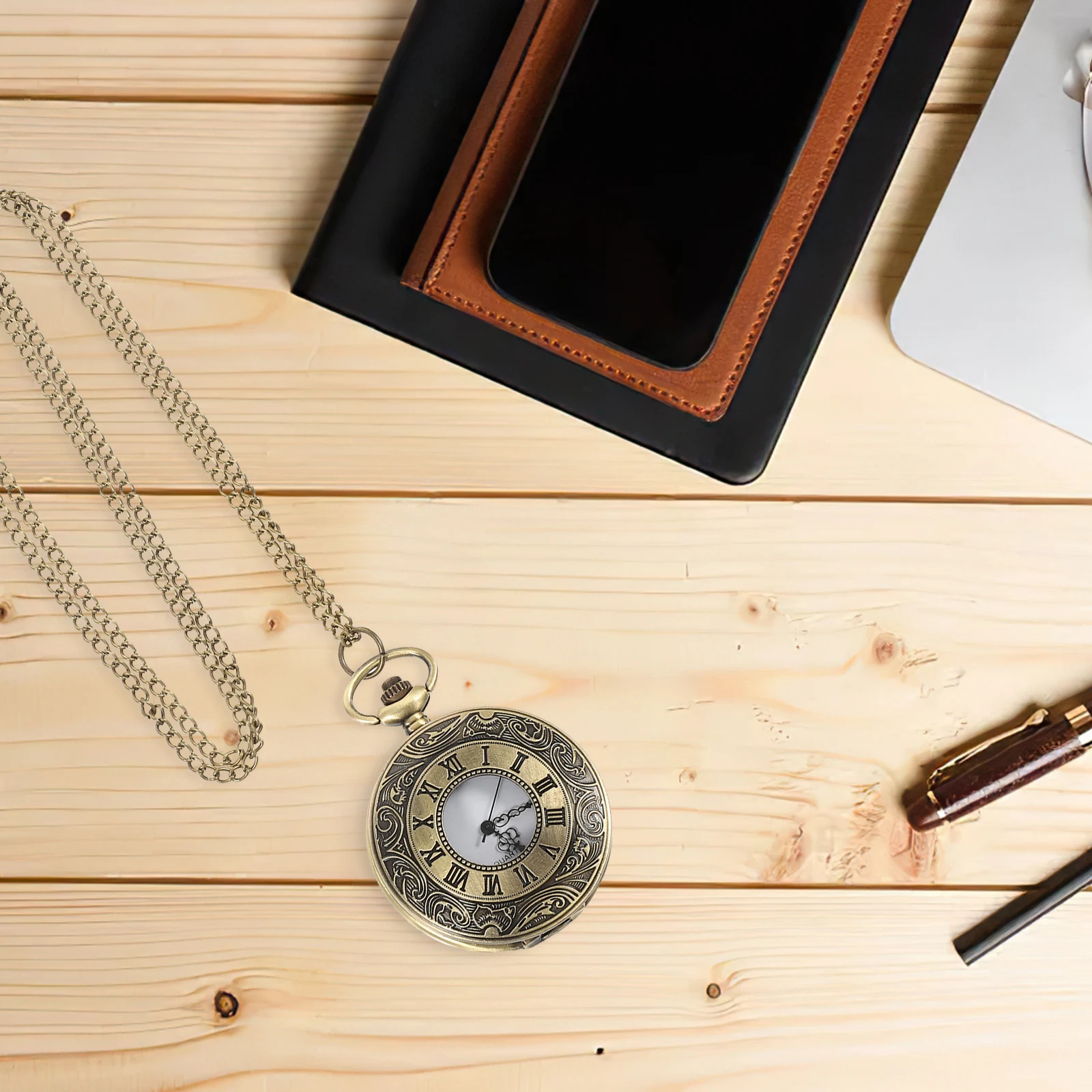 Retro Pocket Watch Vintage Decorative Watches for Women Students Quartz Clocks Compact Size Practical Outdoor Props
Retro Pocket Watch Vintage Decorative Watches for Women Students Quartz Clocks Compact Size Practical Outdoor Props