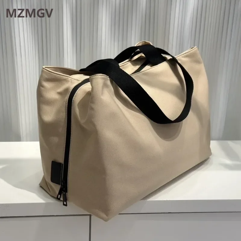 2025 Summer Large Capacity Waterproof Oxford Tote Bag Fashionable Casual Handbag Short Trip Shoulder Bag Bag for Women
2025 Summer Large Capacity Waterproof Oxford Tote Bag Fashionable Casual Handbag Short Trip Shoulder Bag Bag for Women