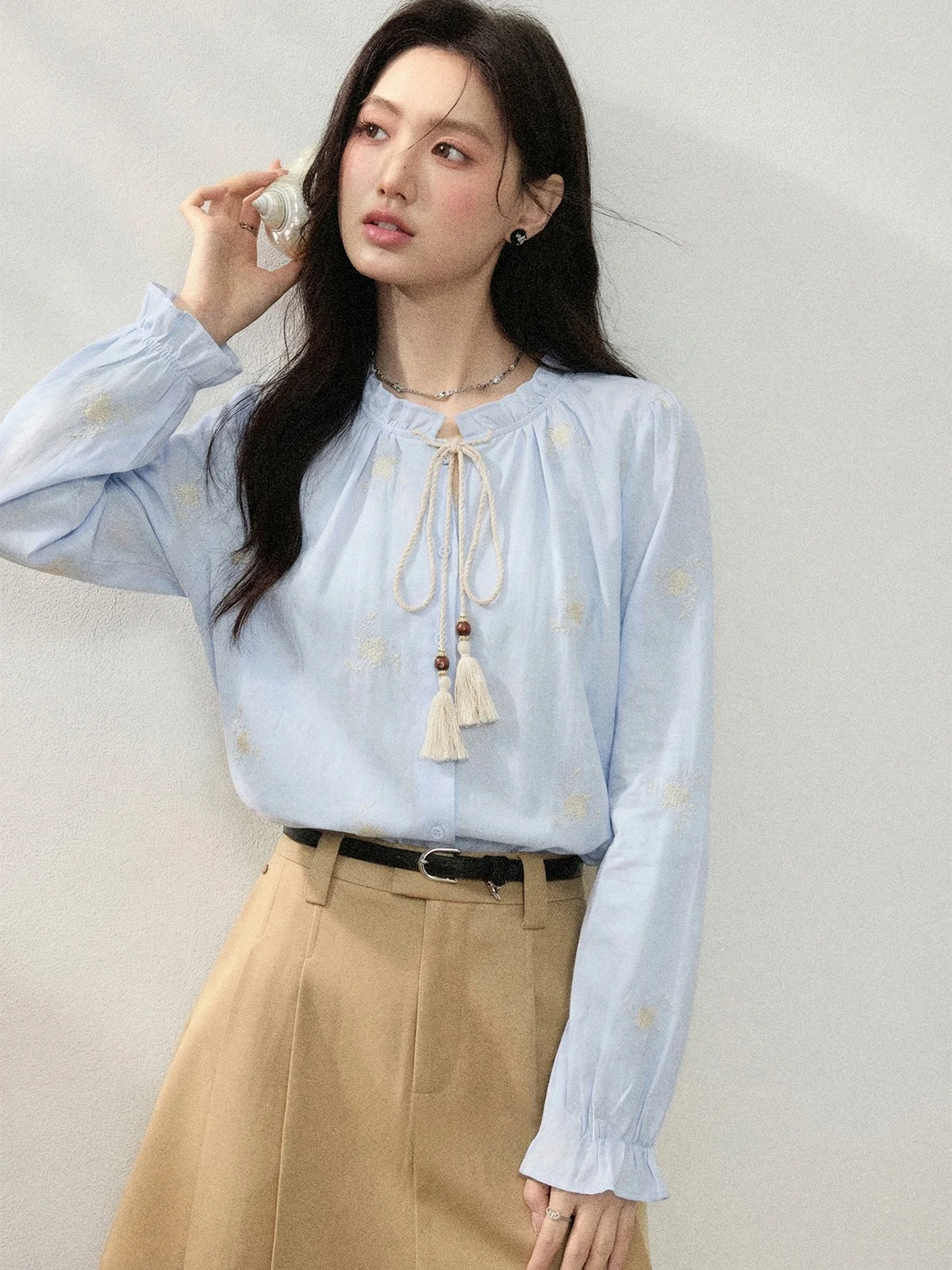 Blue Long Sve Loose Women's irt Faionable Design Summer 2026 Zhang Ginger Breathable Comfortable Casual Workwear
Blue Long Sve Loose Women's irt Faionable Design Summer 2026 Zhang Ginger Breathable Comfortable Casual Workwear