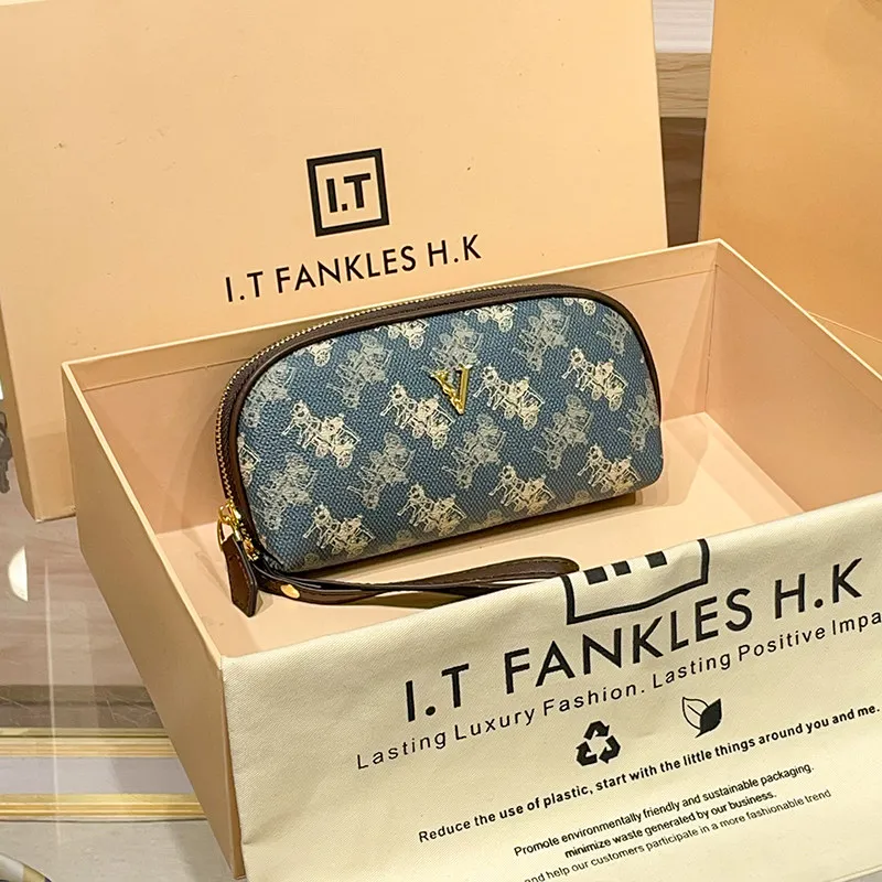 2026 New Hong Kong Brand Mini Clutch Purse, Women Phone Pouch, Versatile Cosmetic Purse, Daily Travel Casual Small Handbag
2026 New Hong Kong Brand Mini Clutch Purse, Women Phone Pouch, Versatile Cosmetic Purse, Daily Travel Casual Small Handbag
