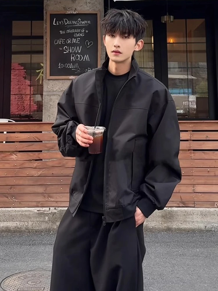 Men American Coach Jacket Spring Autumn Utility Cargo Windbreaker Stand Collar Oversized Bomber Coat Casual Streetwear Outerwear
Men American Coach Jacket Spring Autumn Utility Cargo Windbreaker Stand Collar Oversized Bomber Coat Casual Streetwear Outerwear
