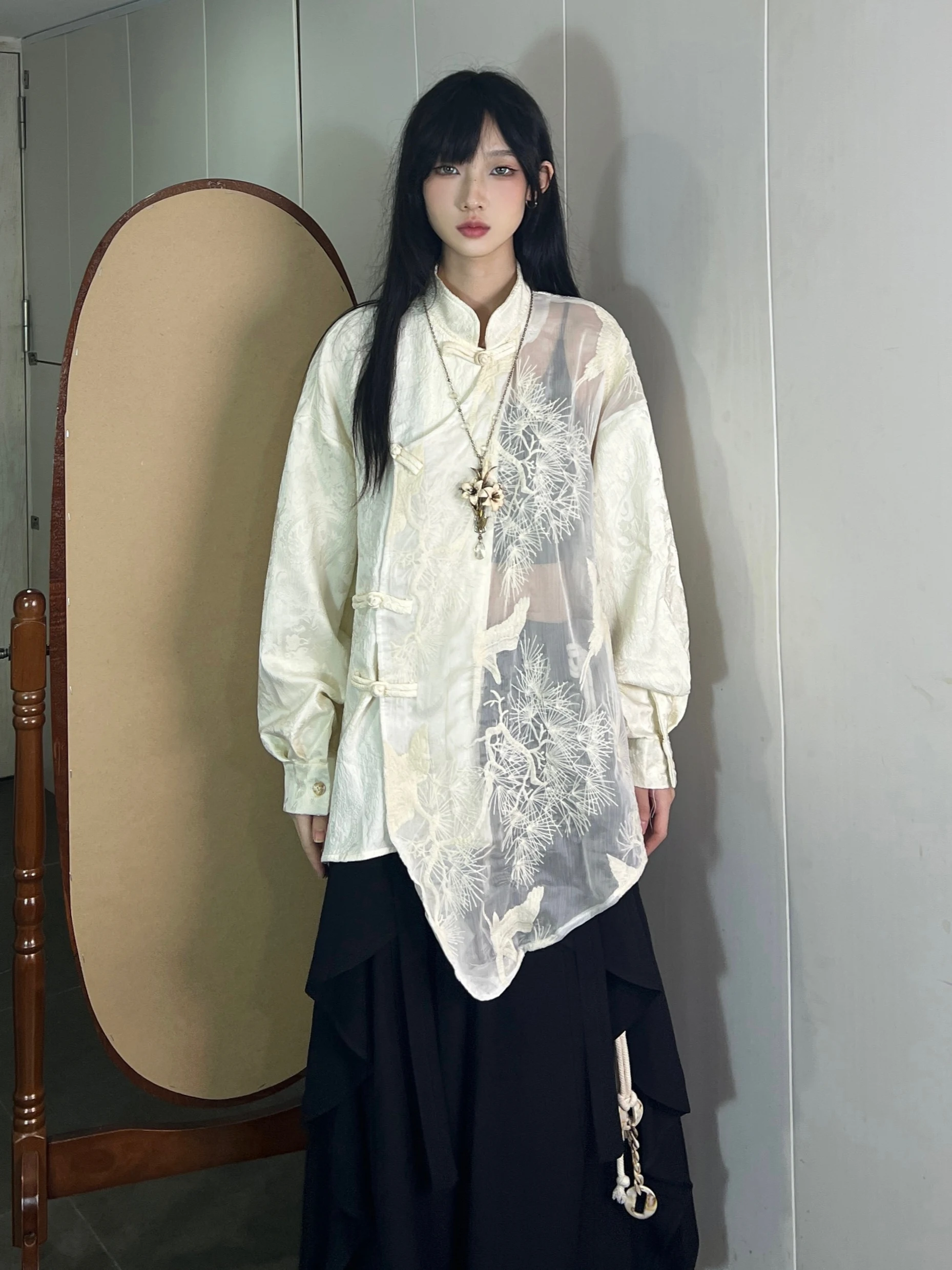 FG72 Chinese Sle Women's Long Sve irt Embroidered Floral Pattern Original Design Casual Loose Fit Button up Top
FG72 Chinese Sle Women's Long Sve irt Embroidered Floral Pattern Original Design Casual Loose Fit Button up Top