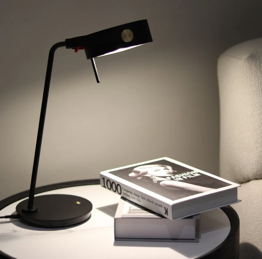 High End Modern Creative Table Lamp Fashionable Original Design for Bedroom Study & Show Room Use for Living Room Desks
High End Modern Creative Table Lamp Fashionable Original Design for Bedroom Study & Show Room Use for Living Room Desks