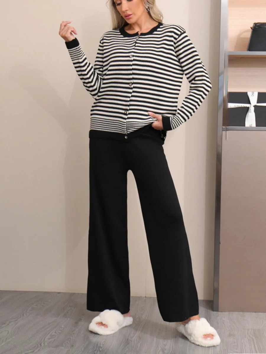 2024 Autumn/Winter Classic Striped Cardigan Round Neck Single Breasted Knitted Sweater Wide Leg Pants Knitting Two Piece Set
2024 Autumn/Winter Classic Striped Cardigan Round Neck Single Breasted Knitted Sweater Wide Leg Pants Knitting Two Piece Set