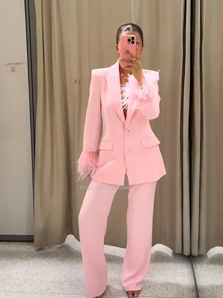 Elegant Pink Feather Blazer Pants Sets Women Lapel Long Sleeve Button Coat Straight Wide Leg Trousers 2025 Autumn Lady Outfits
Elegant Pink Feather Blazer Pants Sets Women Lapel Long Sleeve Button Coat Straight Wide Leg Trousers 2025 Autumn Lady Outfits
