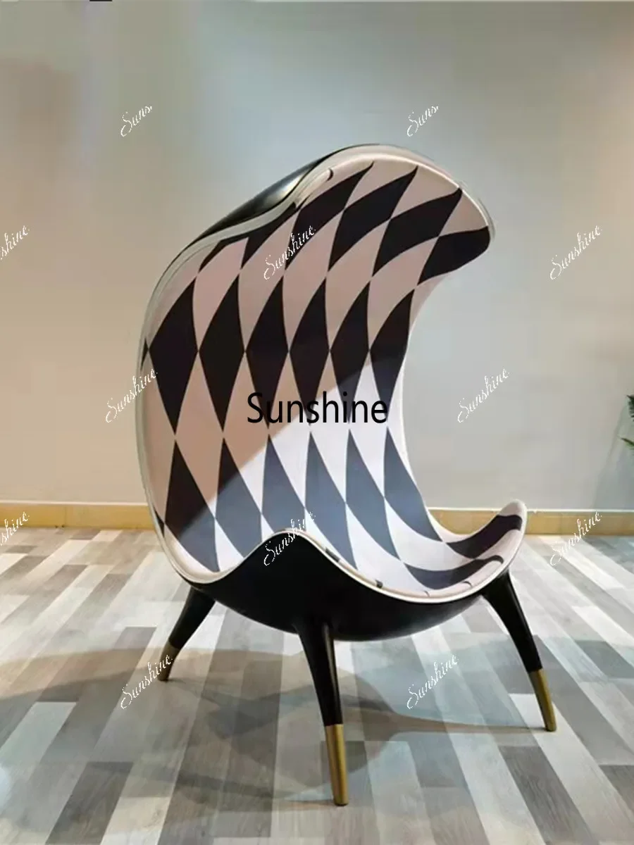 Nordic special-shaped curved fiberglass back chair
Nordic special-shaped curved fiberglass back chair