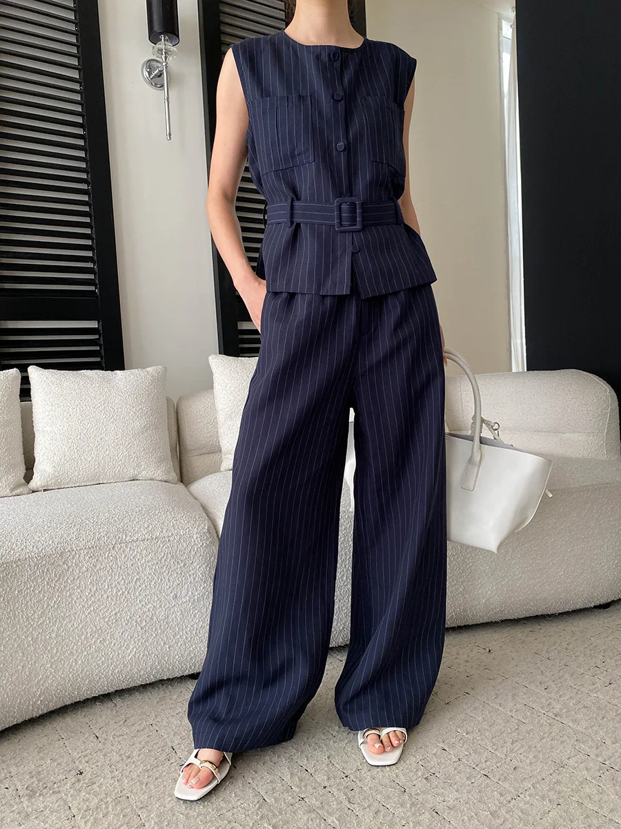 Summer women's round neck striped lace up waistband sleeveless vest casual pants set
Summer women's round neck striped lace up waistband sleeveless vest casual pants set
