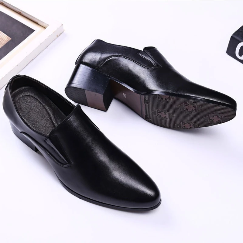 Стильные мужские офисные деловые туфли-лоферы из черной кожи с увеличением роста на 6/8 см, без шнурков, на высоком каблуке, для торжественных случаев
Стильные мужские офисные деловые туфли-лоферы из черной кожи с увеличением роста на 6/8 см, без шнурков, на высоком каблуке, для торжественных случаев