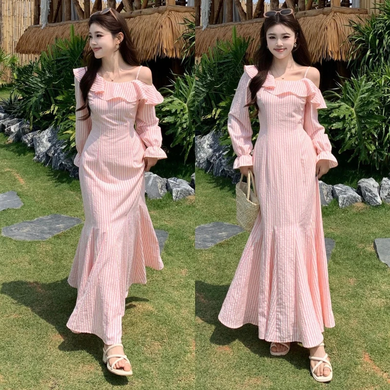 Large Size Peach Heart Striped Korean Elegant Off Shoulder Dress for Women 2026 Summer New Fashion Long Sleeved Fishtail Skirt
Large Size Peach Heart Striped Korean Elegant Off Shoulder Dress for Women 2026 Summer New Fashion Long Sleeved Fishtail Skirt