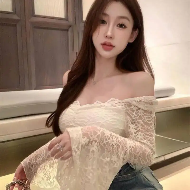 Новый стиль, пикантная девушка, чистое желание, сексуальные расклешенные рукава, затягивающая талию, утягивающая фигура, улучшающая кружевная базовая рубашка, топ
Новый стиль, пикантная девушка, чистое желание, сексуальные расклешенные рукава, затягивающая талию, утягивающая фигура, улучшающая кружевная базовая рубашка, топ