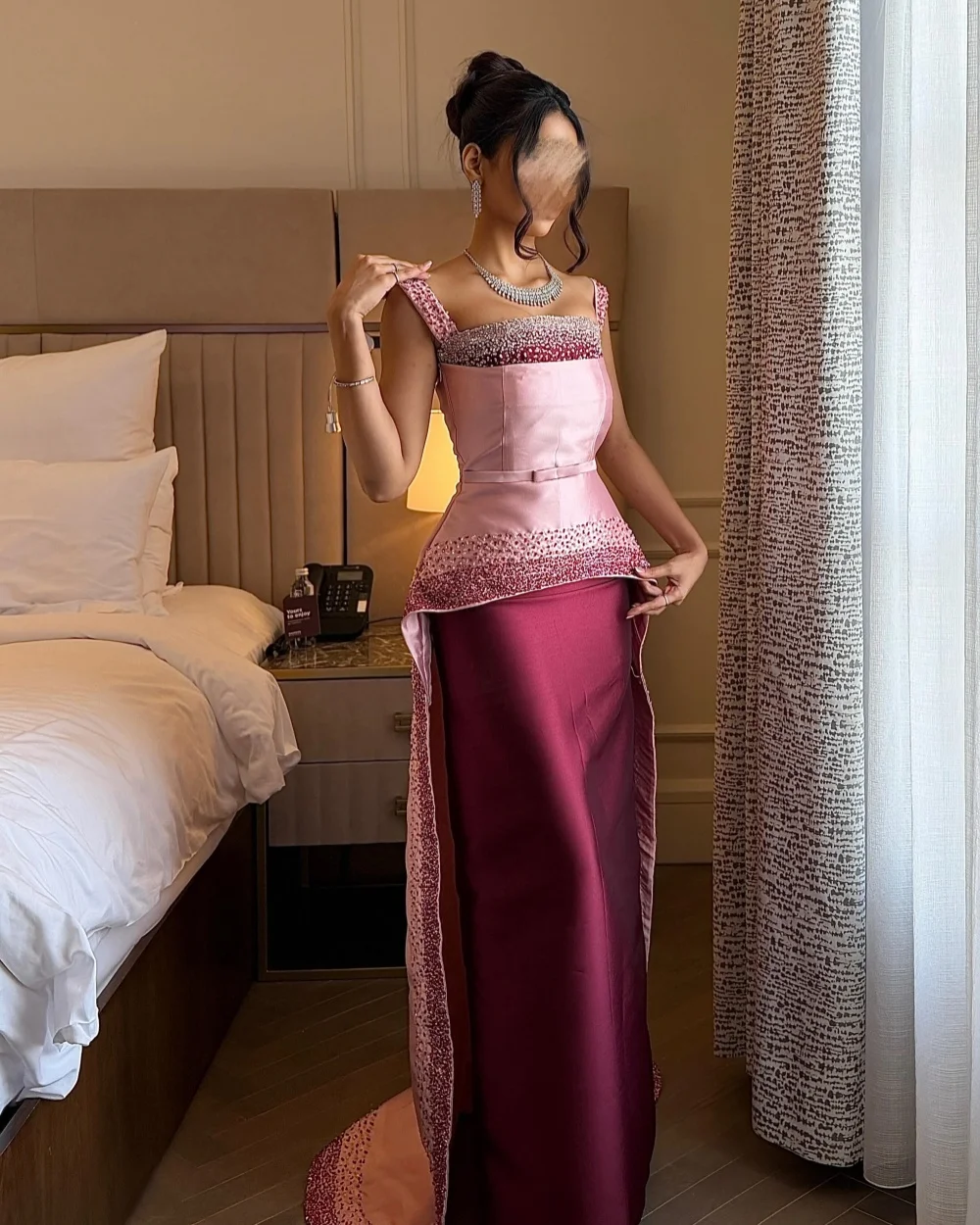 Customized High Quality Women Charmeuse RhinestoneRuched Straight Evening Dresses Fashion Off-the-shoulder Sleeveless Party Gown
Customized High Quality Women Charmeuse RhinestoneRuched Straight Evening Dresses Fashion Off-the-shoulder Sleeveless Party Gown