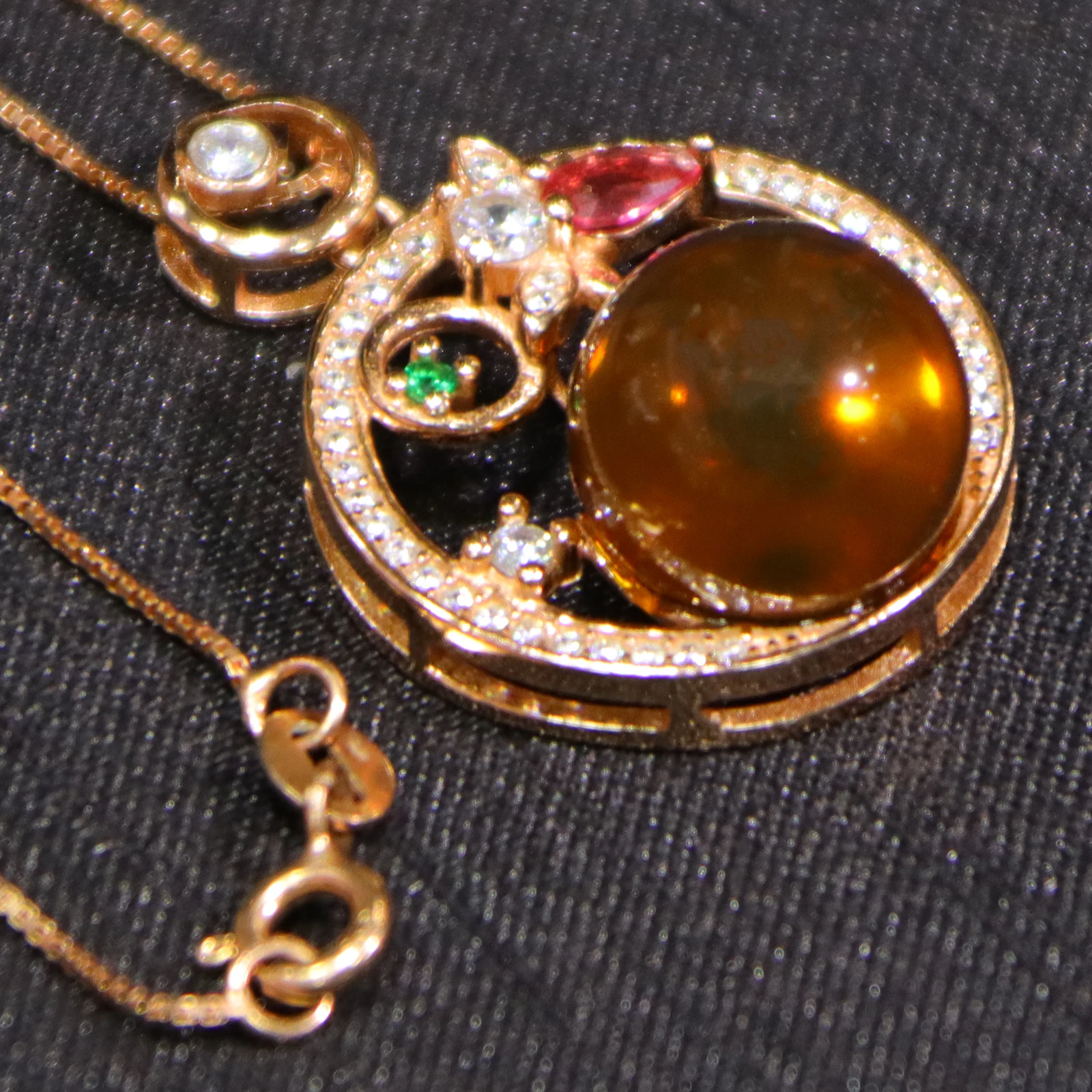 12mmNatural Blue Amber Pendant With Pink Green DIY Gemstone - A Romantic Birthday And Anniversary Gift For The Love Of YourLife
12mmNatural Blue Amber Pendant With Pink Green DIY Gemstone - A Romantic Birthday And Anniversary Gift For The Love Of YourLife
