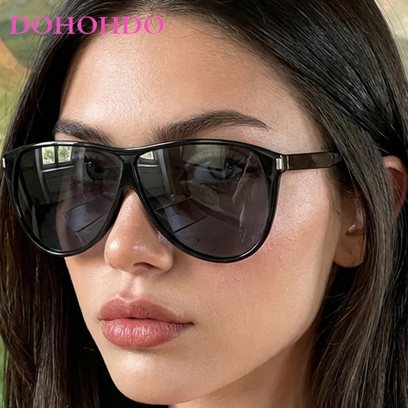 New Luxury Designer Oversized Cat Eye Rivet Women Sunglasses Trend Brand Men Classic Men Sunglass Outdoor Travel Eyewear UV400
New Luxury Designer Oversized Cat Eye Rivet Women Sunglasses Trend Brand Men Classic Men Sunglass Outdoor Travel Eyewear UV400