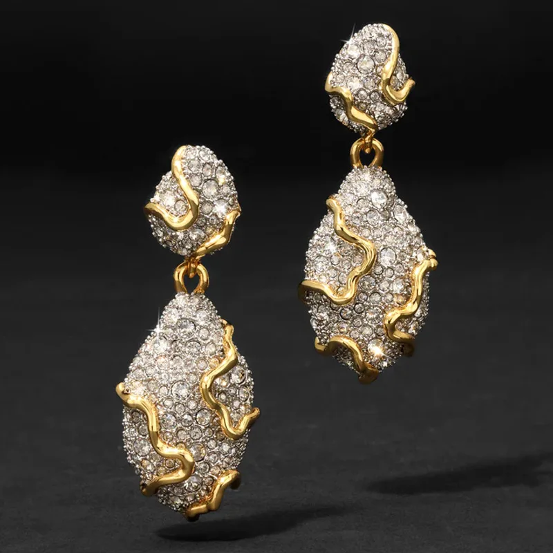 Europe Full Diamond Pendant S925 Silver Needle Earrings Woman High Quality Gorgeous Art Jewelry Accessories
Europe Full Diamond Pendant S925 Silver Needle Earrings Woman High Quality Gorgeous Art Jewelry Accessories