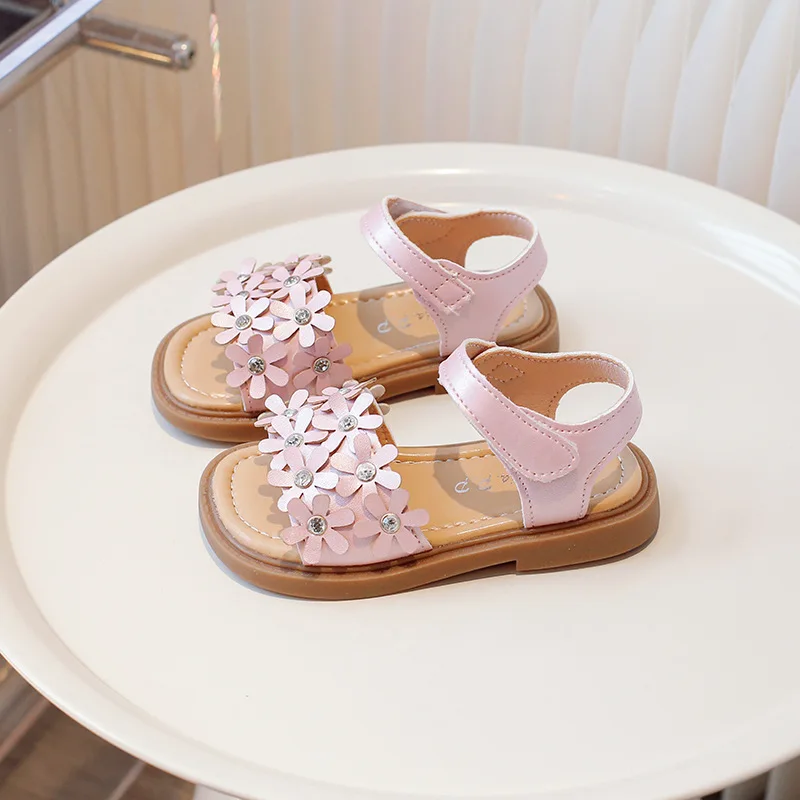 New Sandals Summer Fashion Beach Girl Shoes Simple Non Slip Soft Soled Child Shoes Comfort Casual Retro Flat Sandals Босоножки
New Sandals Summer Fashion Beach Girl Shoes Simple Non Slip Soft Soled Child Shoes Comfort Casual Retro Flat Sandals Босоножки