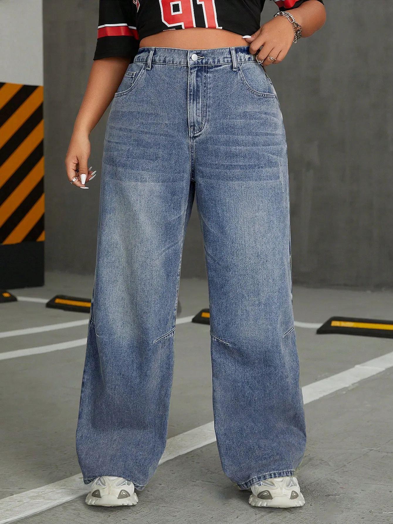 Женские джинсы больших размеров с высокой талией, широкими штанинами и эффектом потертости, повседневный стиль
Женские джинсы больших размеров с высокой талией, широкими штанинами и эффектом потертости, повседневный стиль