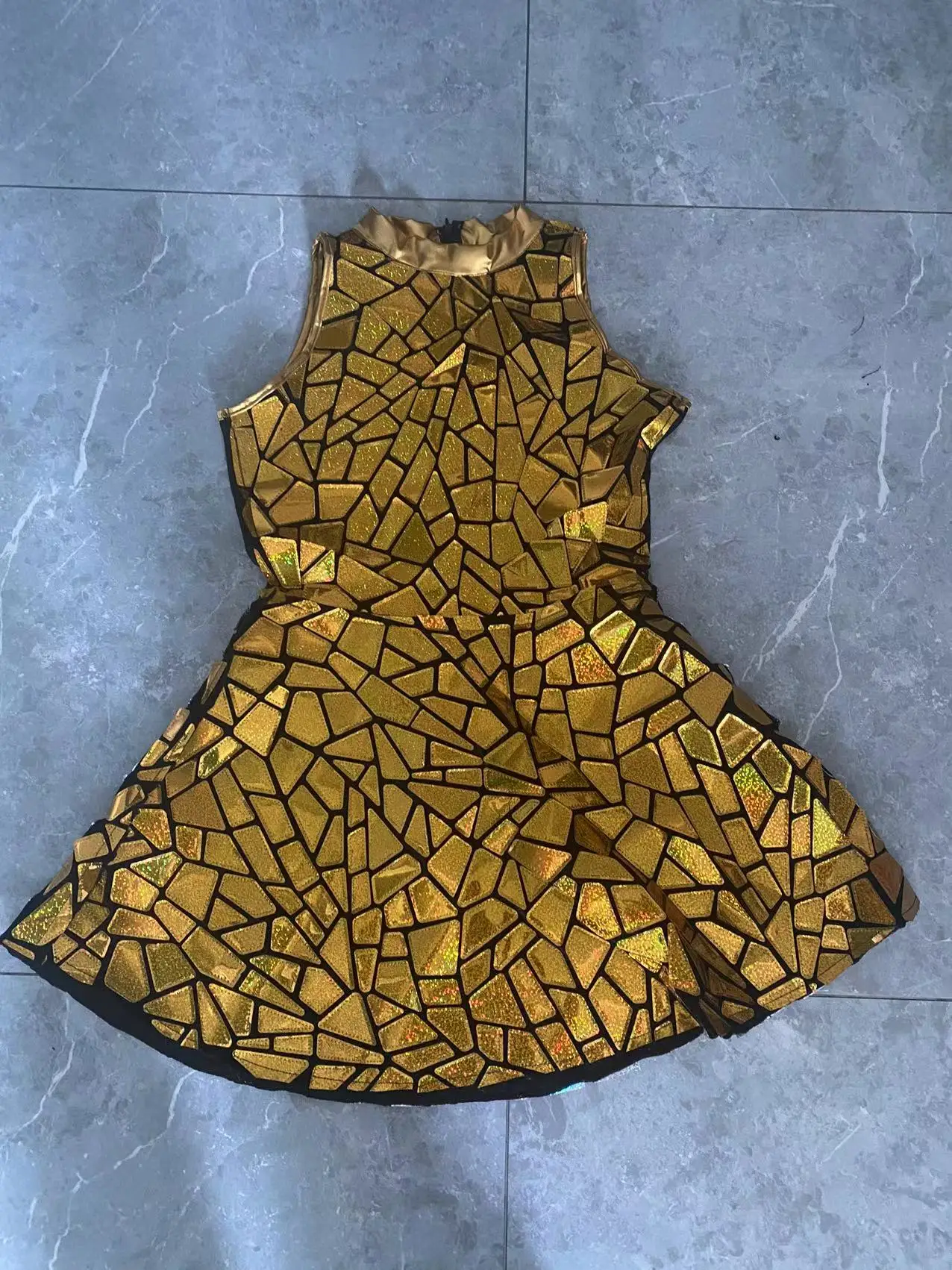 Fashion Laser Mirror Sequins Gold Sleeveless Sexy Short Dress Singer Dancer Bar Nightclub Stage Wear Birthday Party Prom Outfits
Fashion Laser Mirror Sequins Gold Sleeveless Sexy Short Dress Singer Dancer Bar Nightclub Stage Wear Birthday Party Prom Outfits