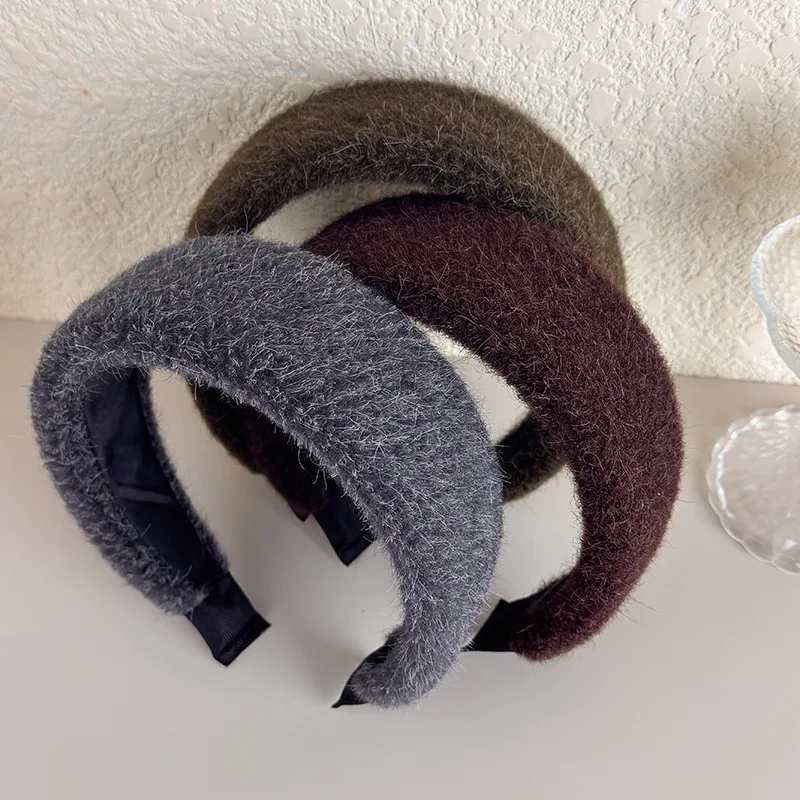 Headband Soft Plush Thick Wide Crown Boosting Volume Fall Winter Women Elegant Versatile Hair Band Non Slip Durable Cozy
Headband Soft Plush Thick Wide Crown Boosting Volume Fall Winter Women Elegant Versatile Hair Band Non Slip Durable Cozy