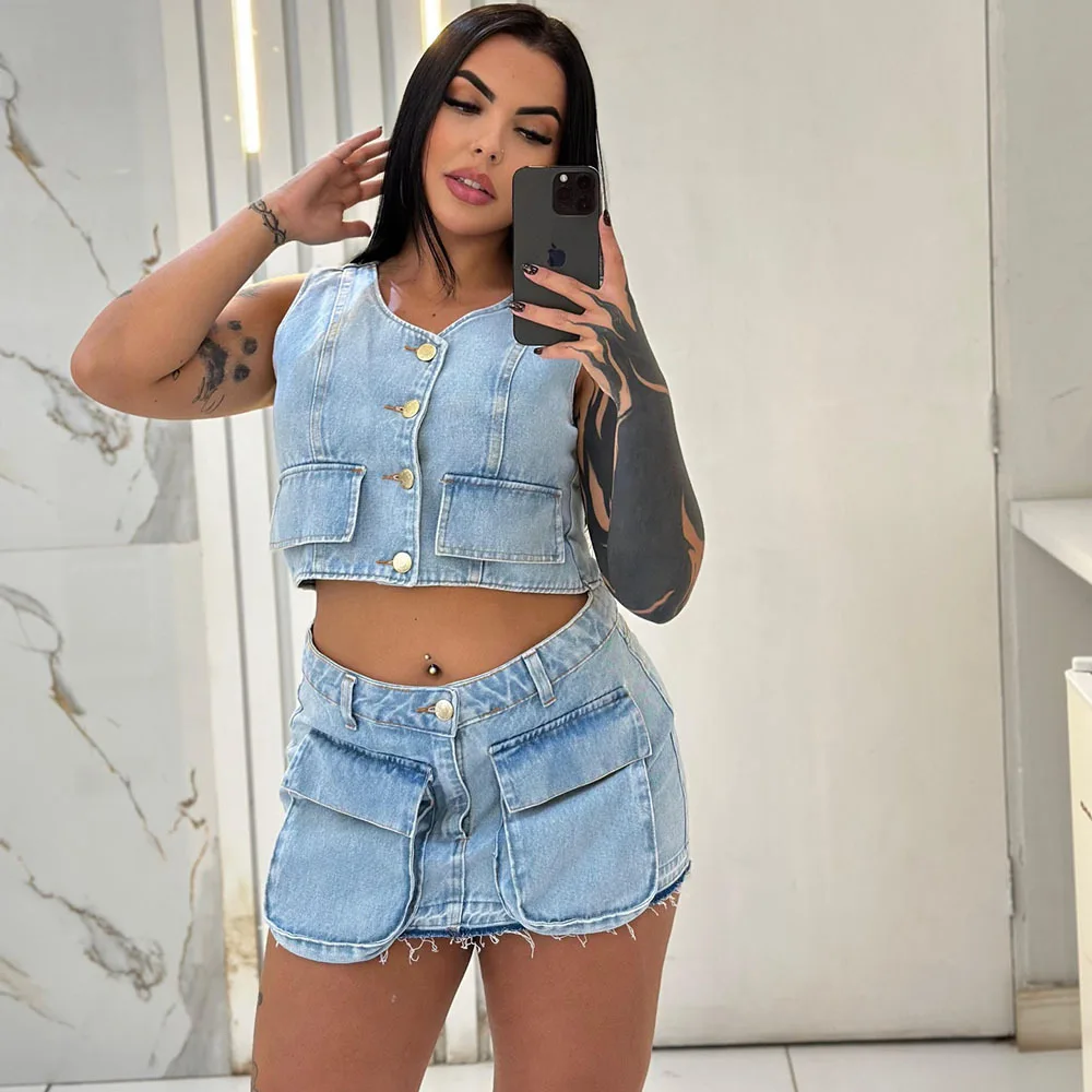 2026 New Women Denim Skirt Set Short Sleeveless Vest Camisole Frayed Pocket Shorts Slim Fit Fashionable Versatile
2026 New Women Denim Skirt Set Short Sleeveless Vest Camisole Frayed Pocket Shorts Slim Fit Fashionable Versatile