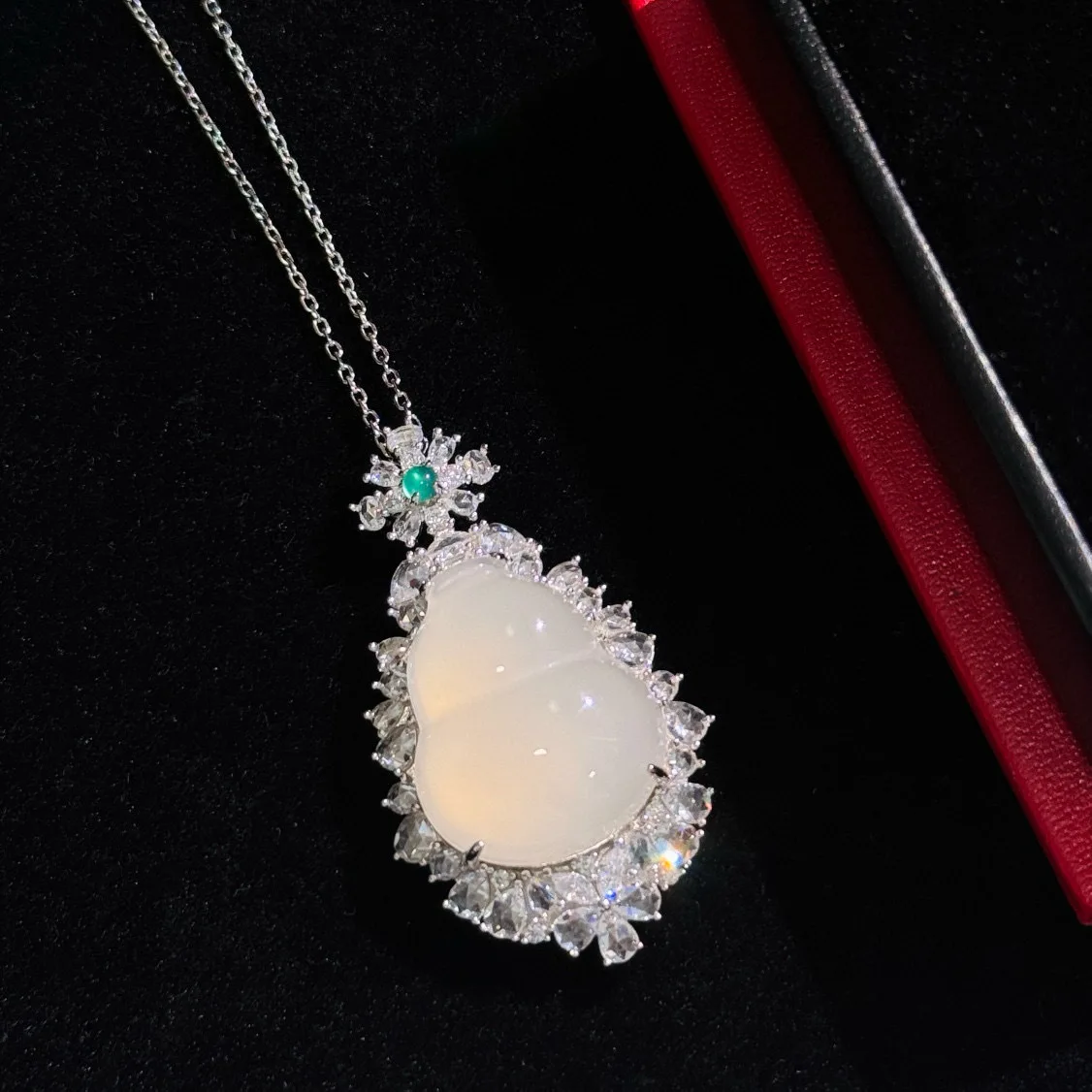 100% стерлингового серебра 925 пробы, цирконий AAA, форма тыквы, кулон, ожерелья для женщин, ювелирные изделия
100% стерлингового серебра 925 пробы, цирконий AAA, форма тыквы, кулон, ожерелья для женщин, ювелирные изделия