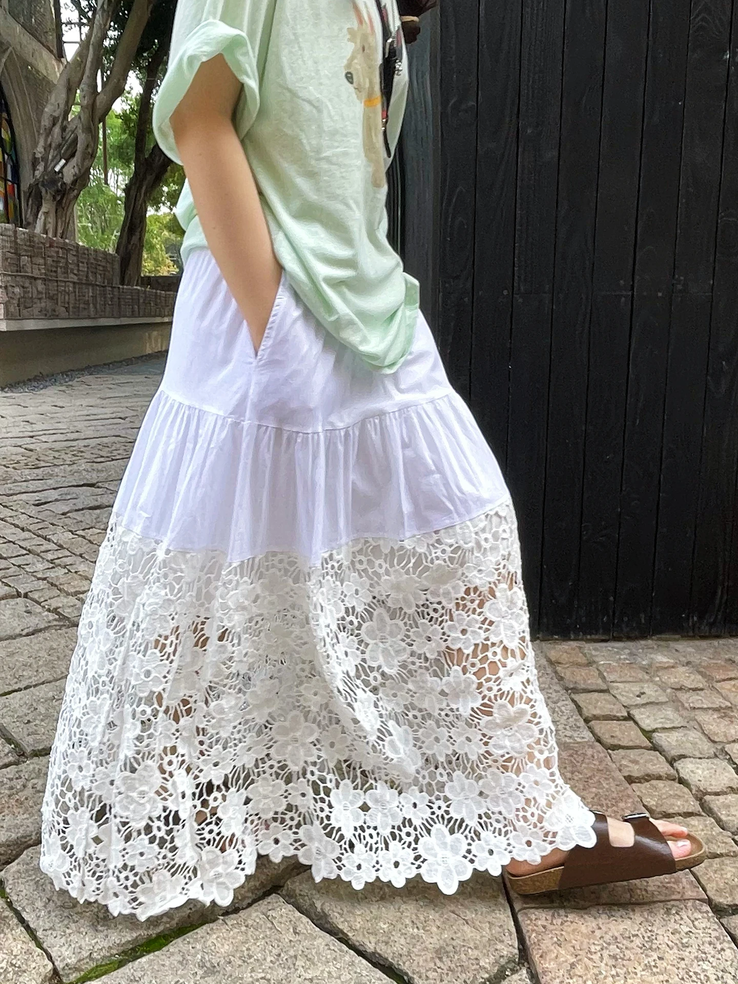 Юбка миди А-силуэта с высокой талией, женская, весна-лето, новый стиль, свободный крой, с дизайнерскими вставками, стройнящая, из полиэстера
Юбка миди А-силуэта с высокой талией, женская, весна-лето, новый стиль, свободный крой, с дизайнерскими вставками, стройнящая, из полиэстера