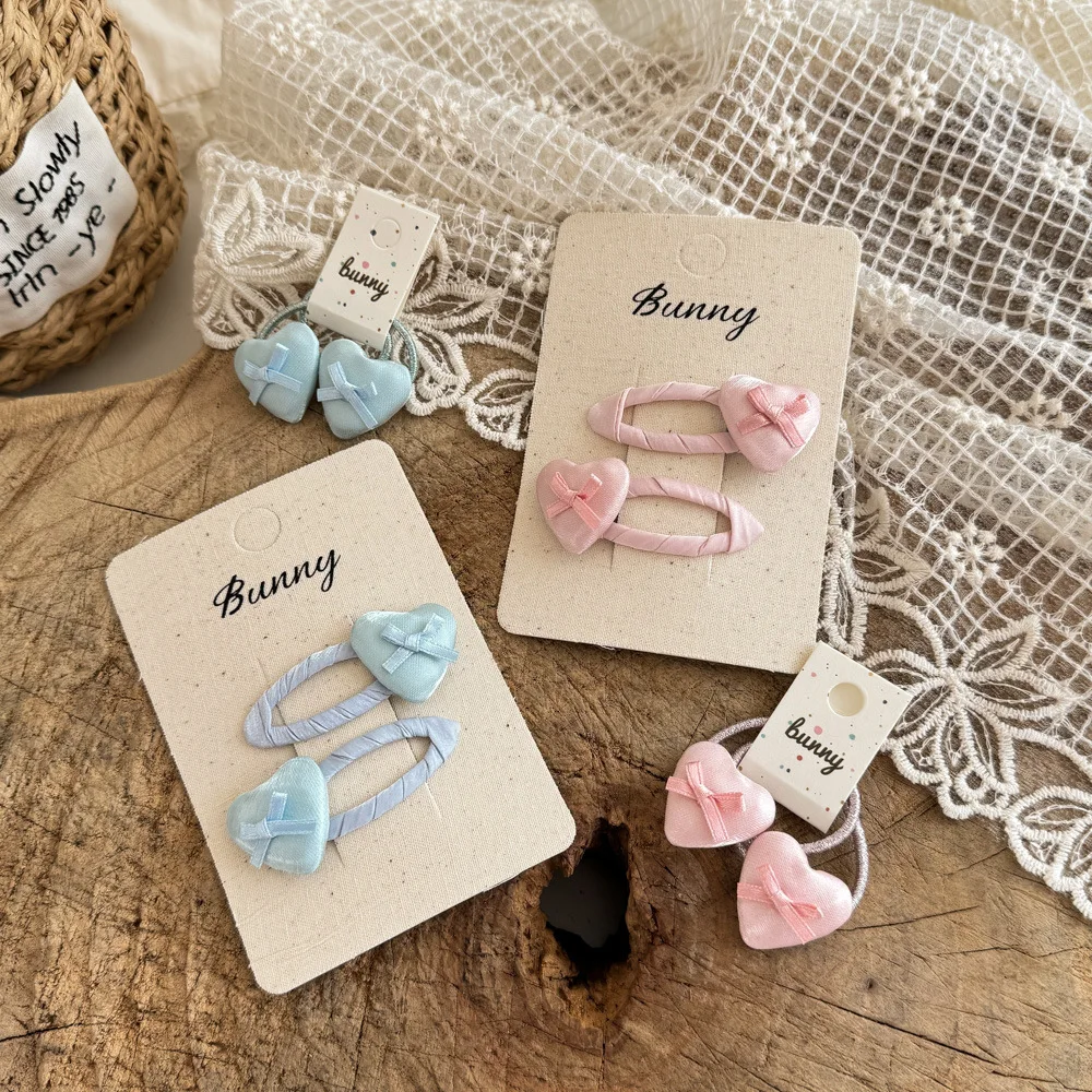 Satin Love Heart BB Clip Little Girls Sweet Peach Heart Hair Clips Hairbands Baby Hair Hair Ropes Rubber Bands Children Headwear 
Satin Love Heart BB Clip Little Girls Sweet Peach Heart Hair Clips Hairbands Baby Hair Hair Ropes Rubber Bands Children Headwear